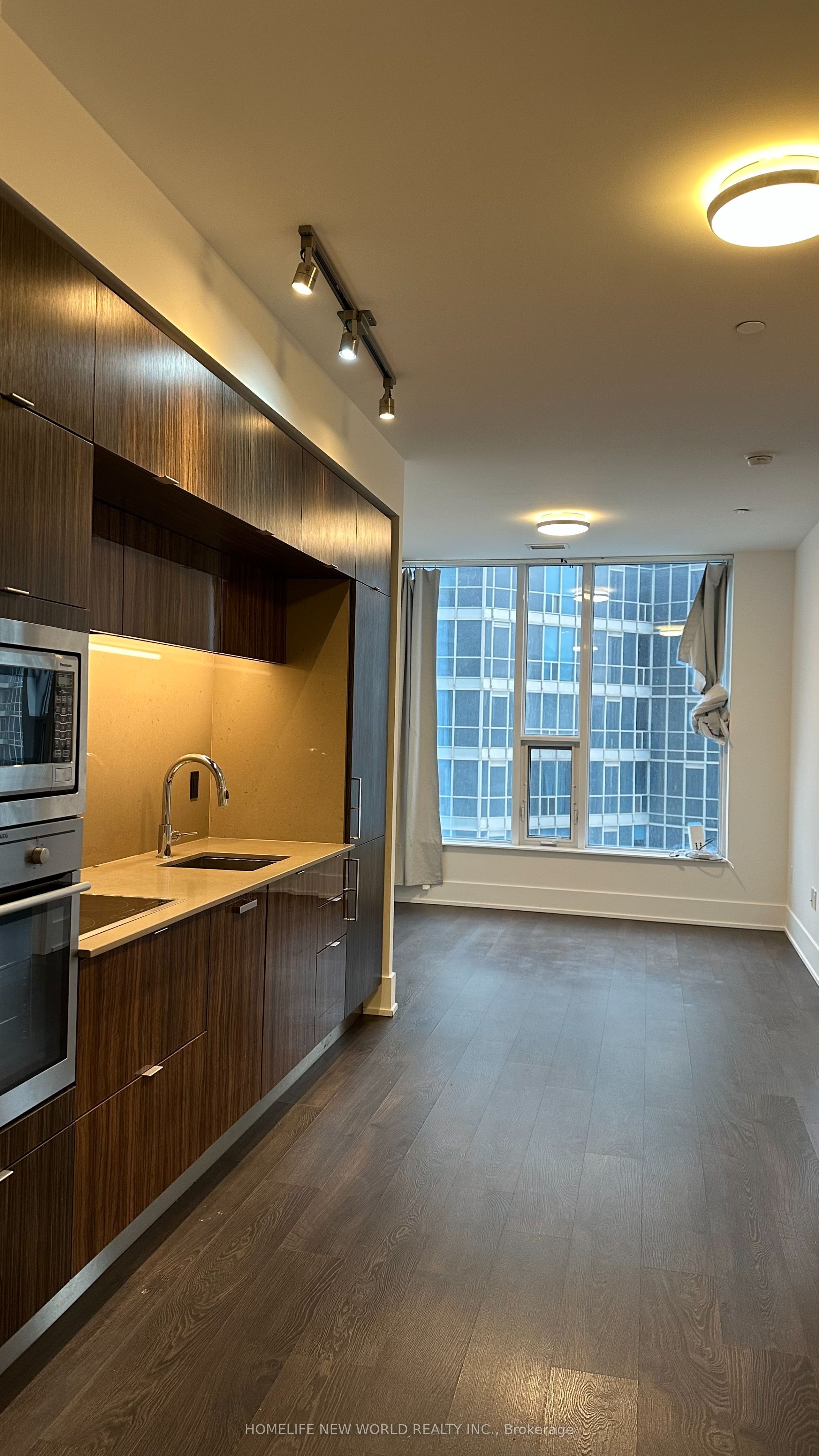 Unit 3306 - 10 York Street, Toronto 3