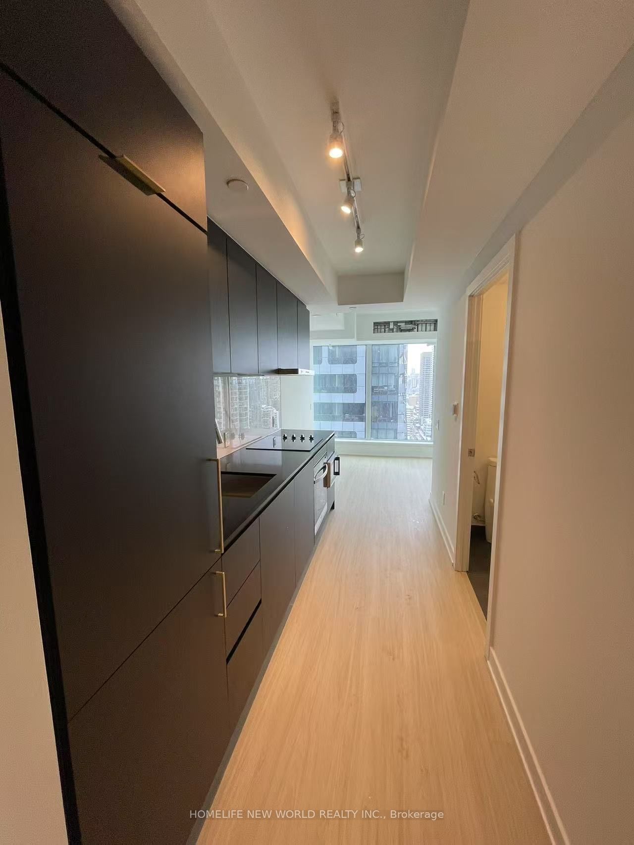 Unit 3708 - 8 Wellesley Street W, Toronto 4