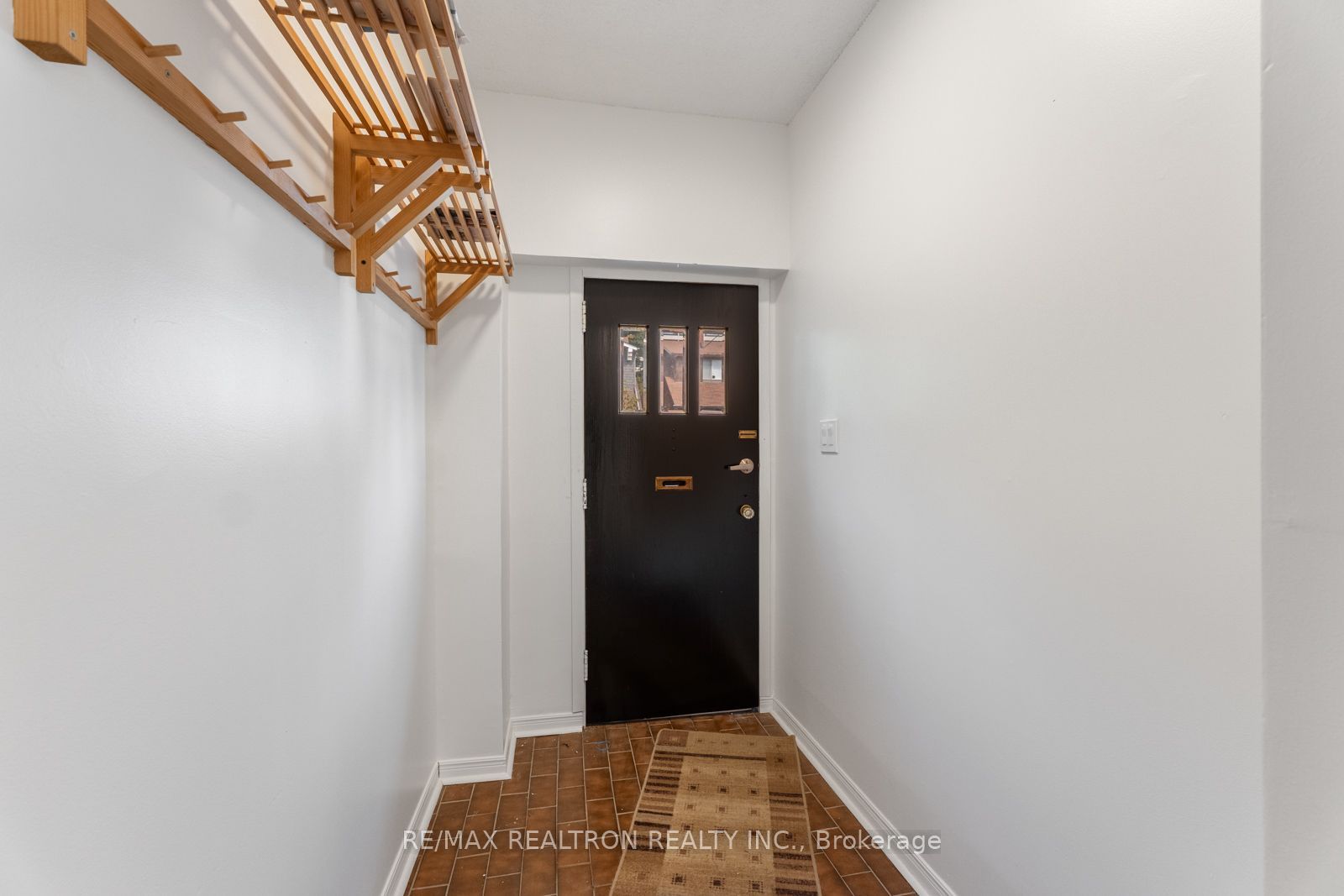 38 Henning Avenue, Toronto 5