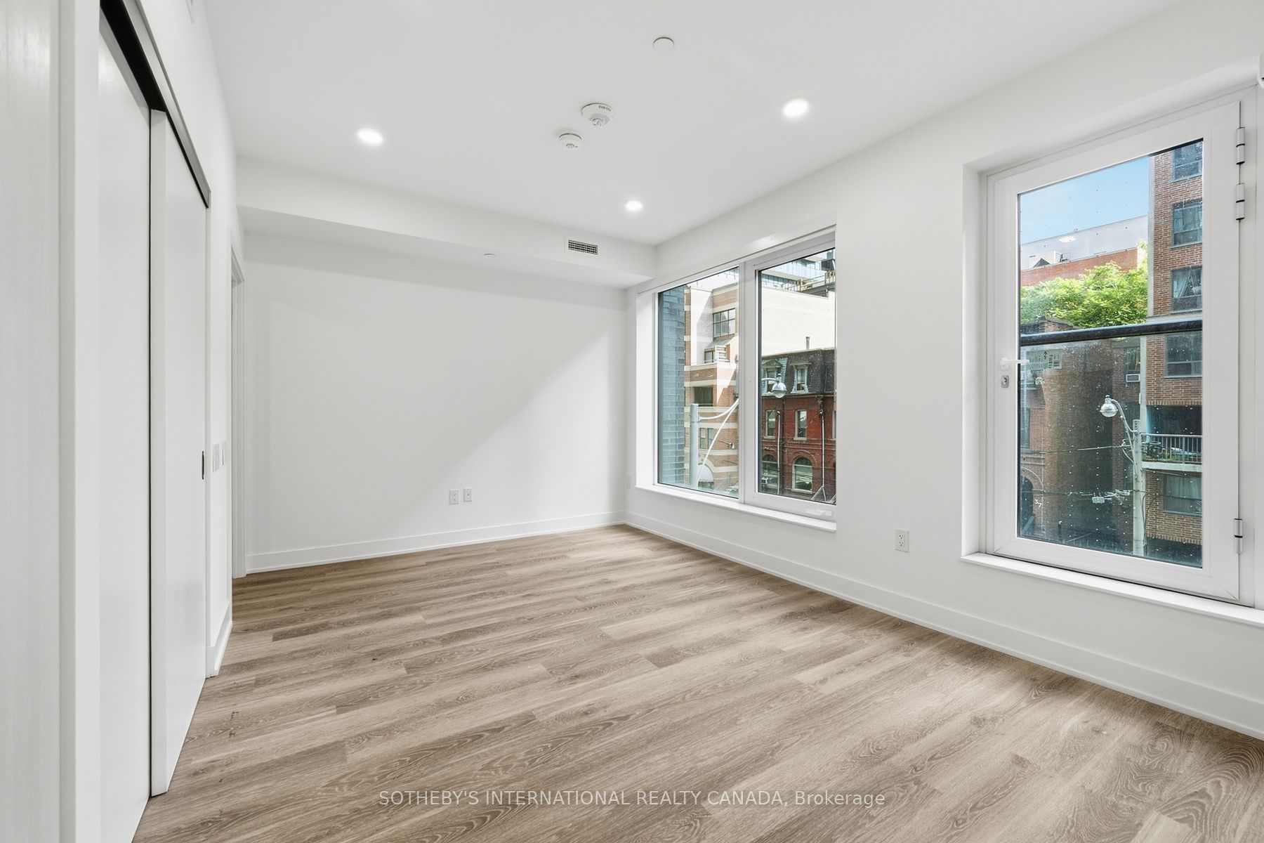 Unit E0207 - 30 Mutual Street, Toronto 4