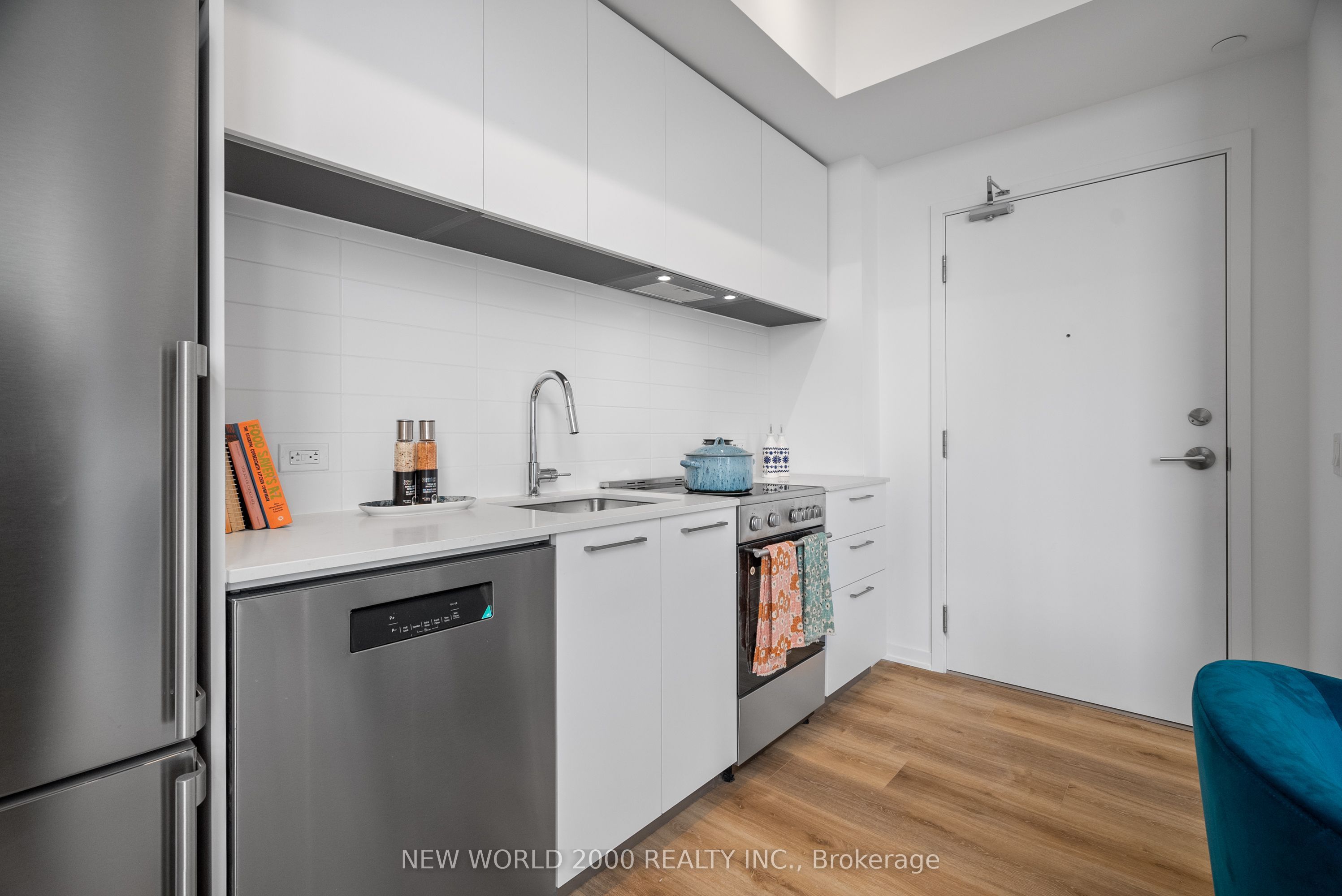 Unit 1210 - 101 Roehampton Avenue, Toronto 4