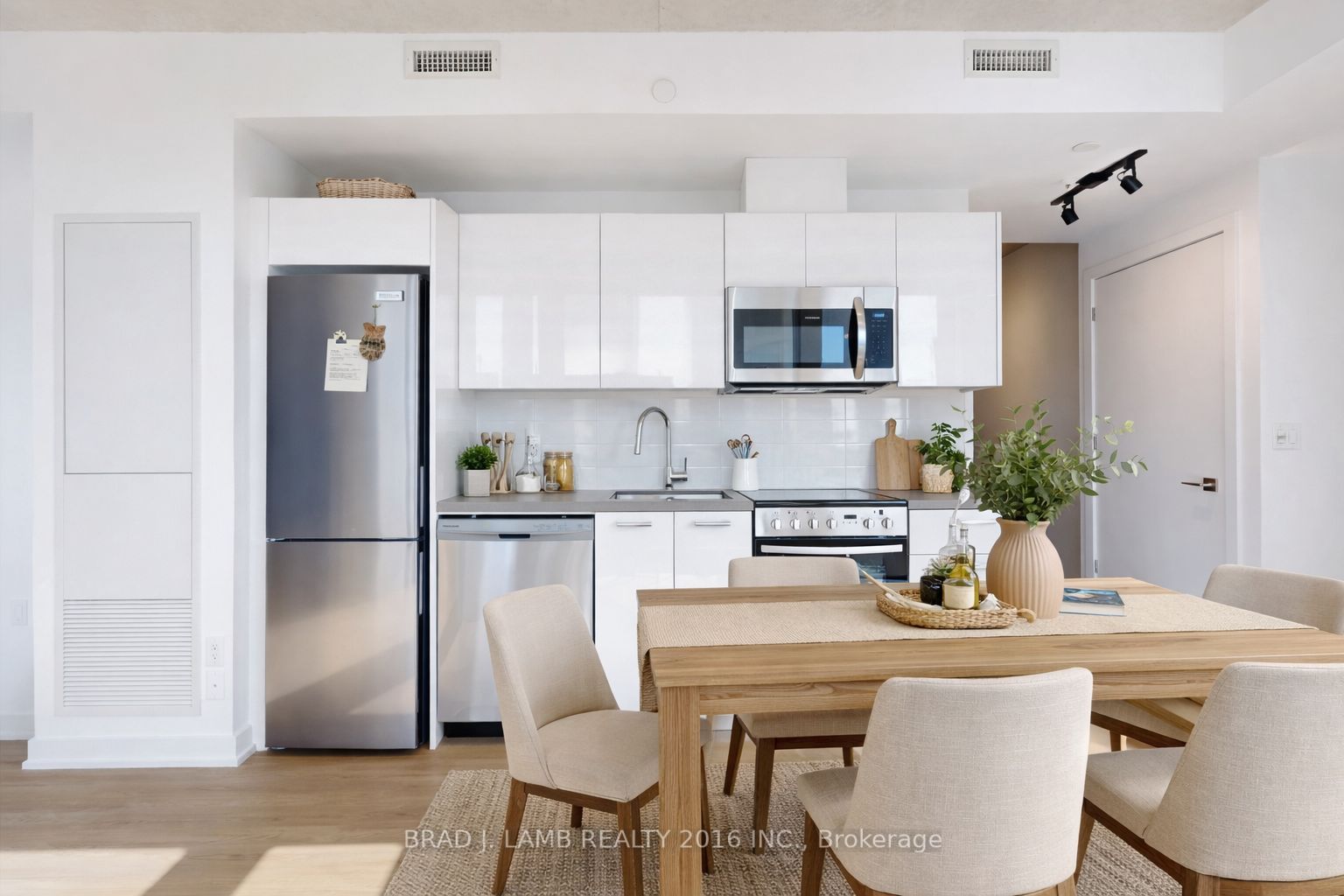 Unit 905 - 284 King Street E, Toronto 2