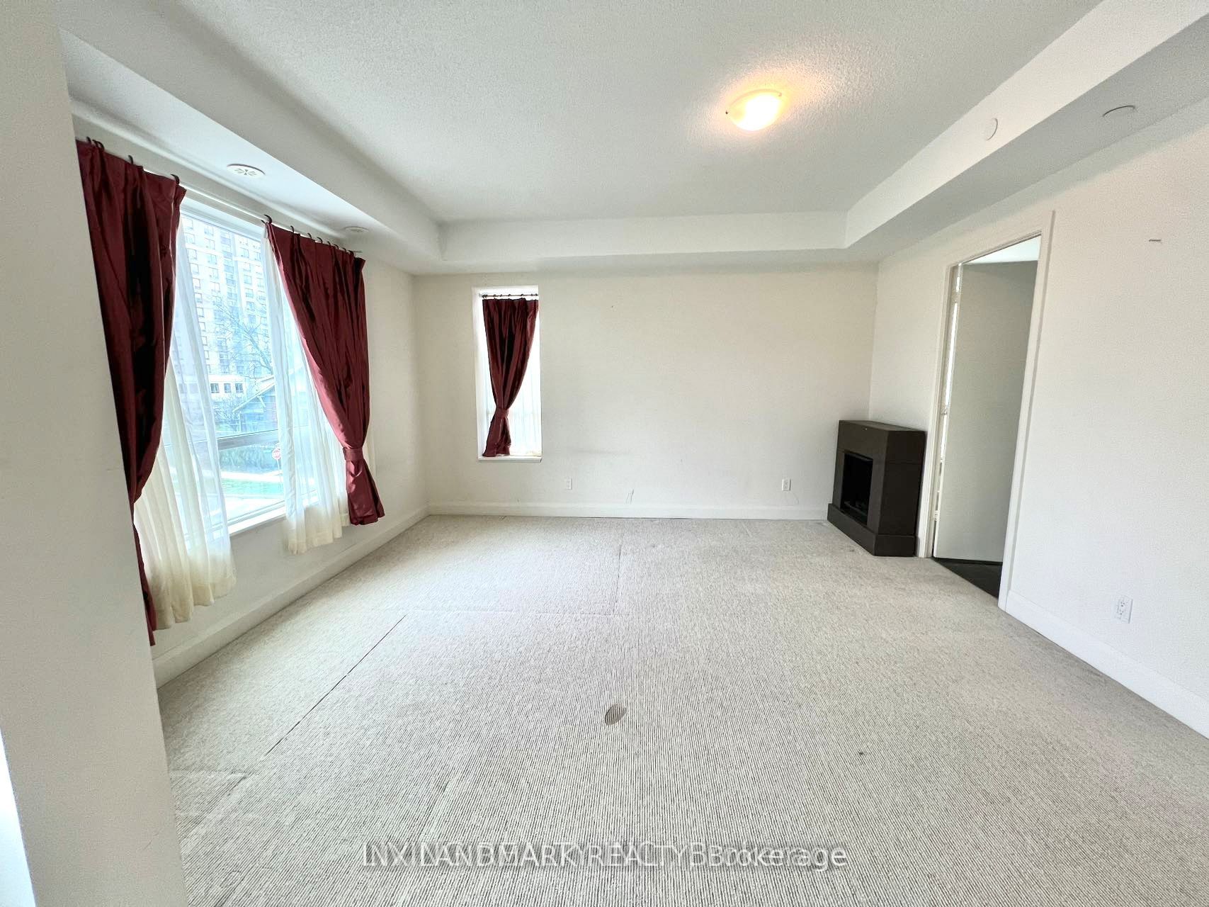 27 Horsham Avenue, North York 4