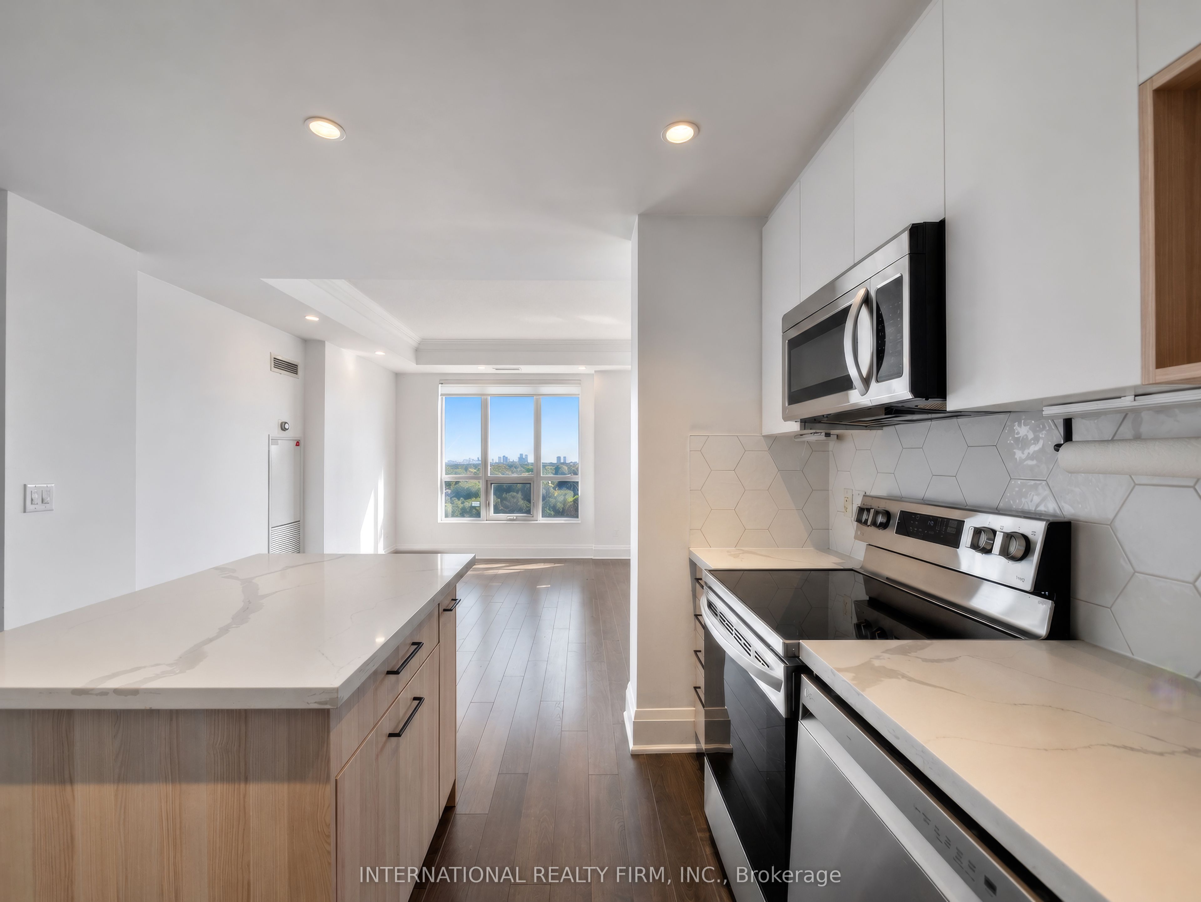 Unit 925 - 100 Harrison Garden Boulevard, North York 5
