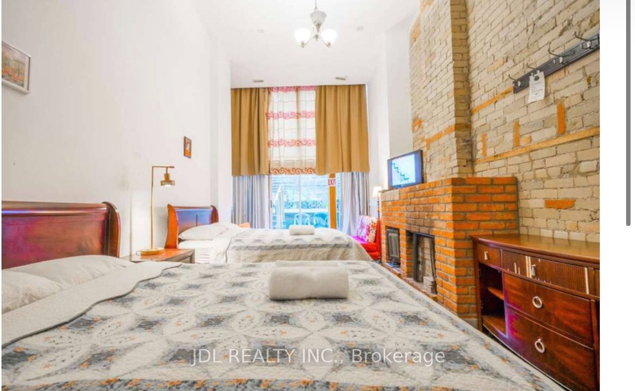 Unit masterbedroomA main floor - 118 Shuter Street, Toronto 3