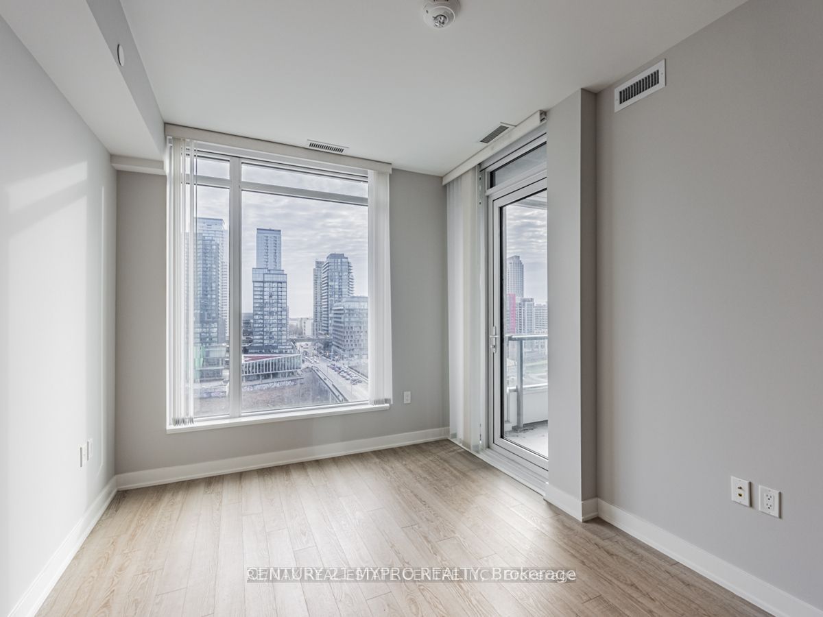 Unit 901W - 27 Bathurst Street, Toronto 4
