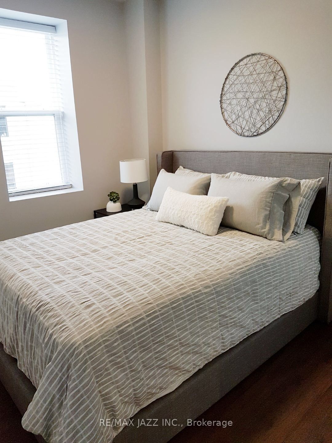Unit 310 - 14 1/2 King Street E, Oshawa 5