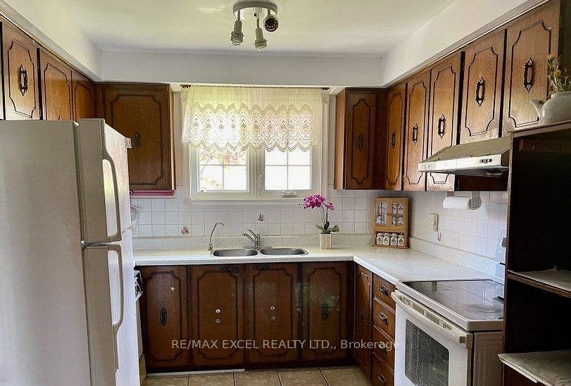 44 APPLEMORE Road W, Scarborough 4