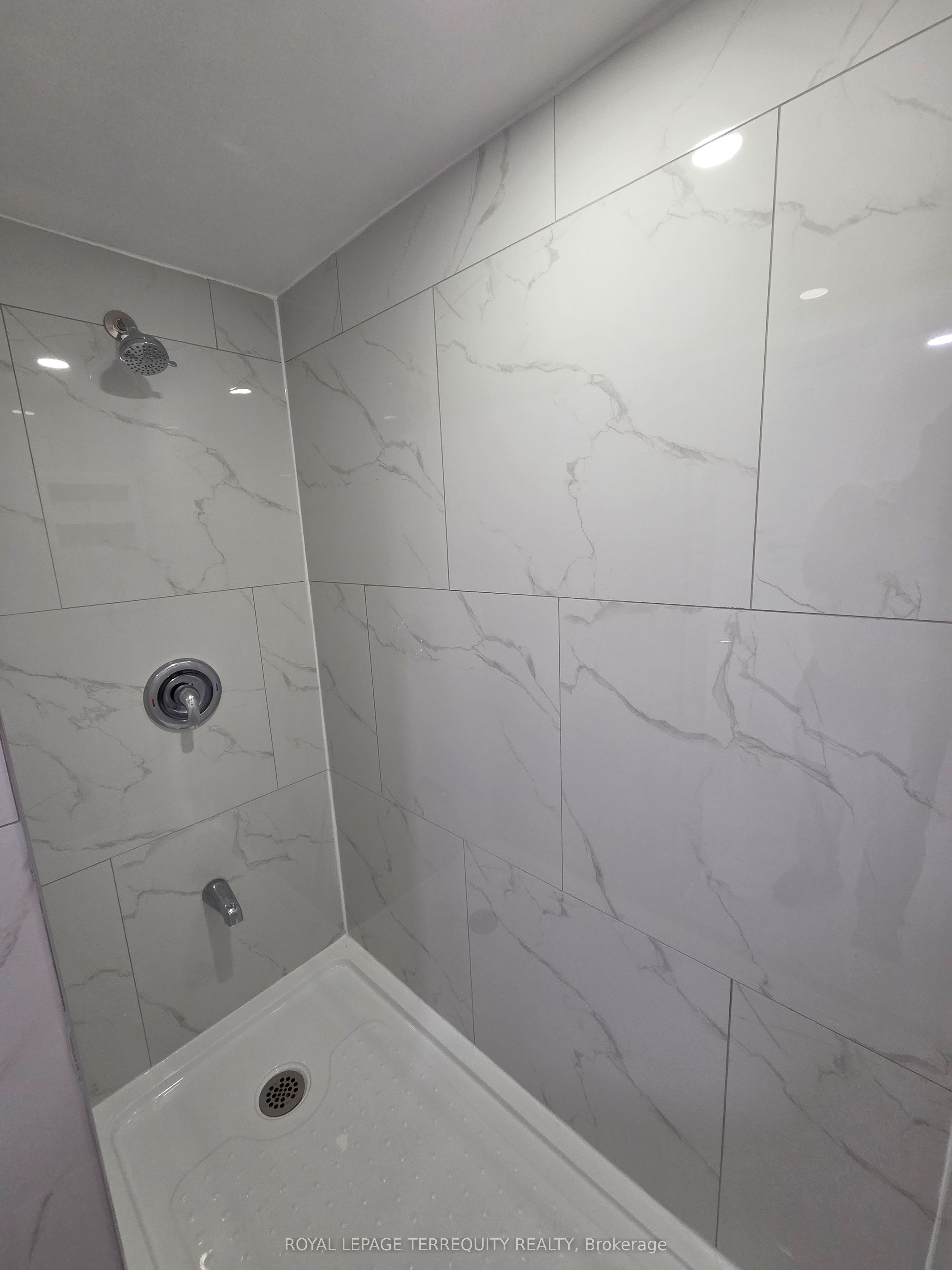 214 Clonmore Drive, Scarborough 3