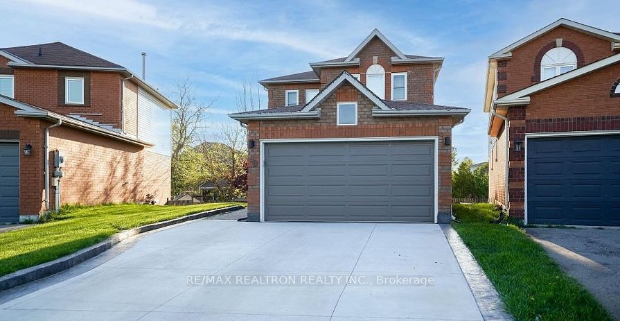 Unit Main Floor - 90 Oke Road, Clarington 3