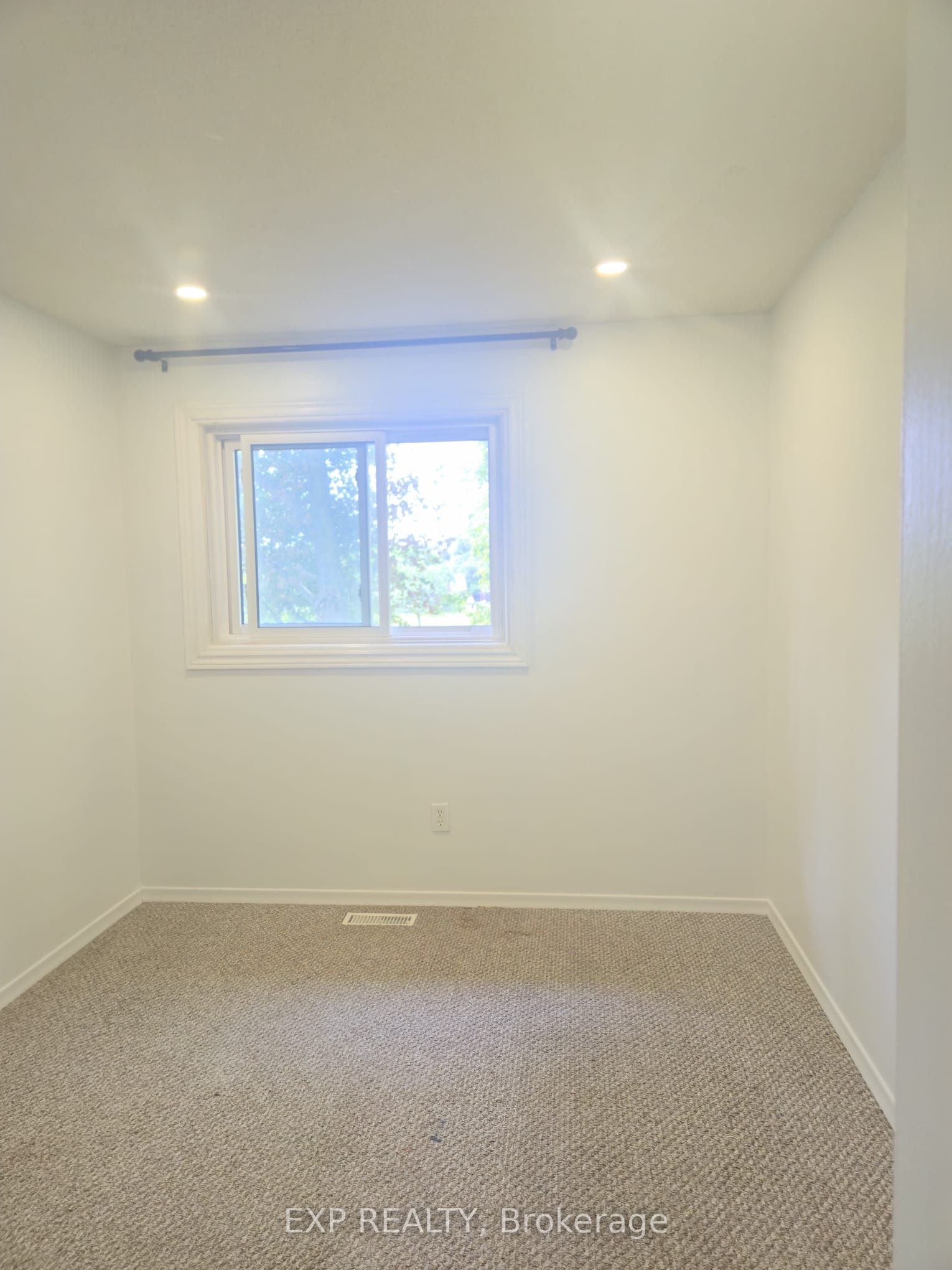 Unit 10-Room C - 222 Pearson Street, Oshawa 2