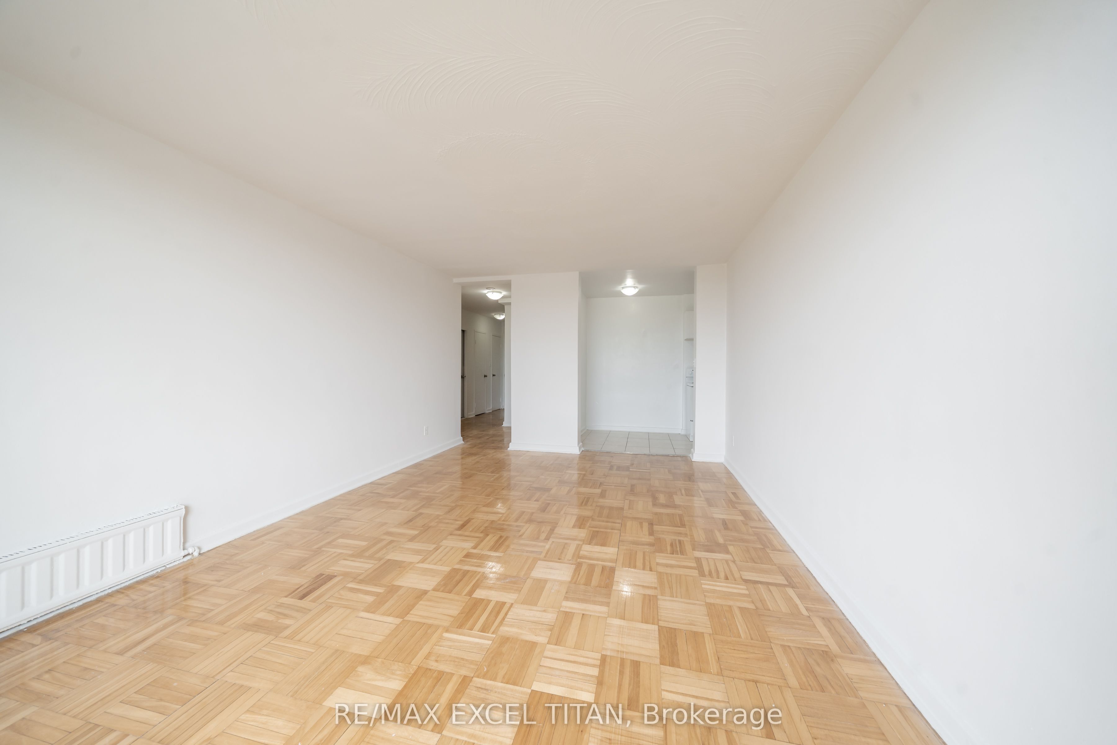 Unit 101 - 165 Cosburn Avenue, Toronto 4