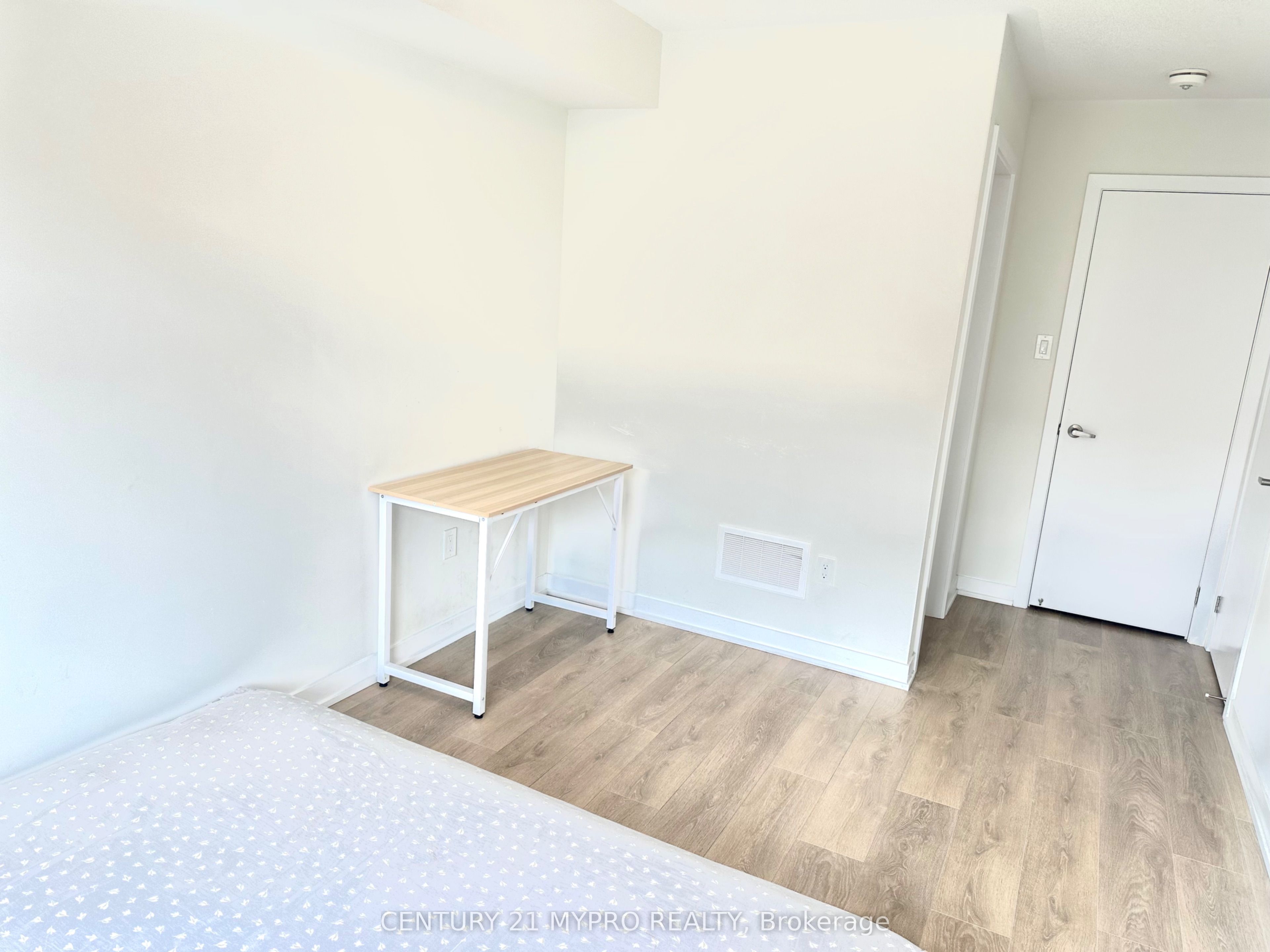 Unit 1308 - 1865 PICKERING Parkway N, Pickering 3