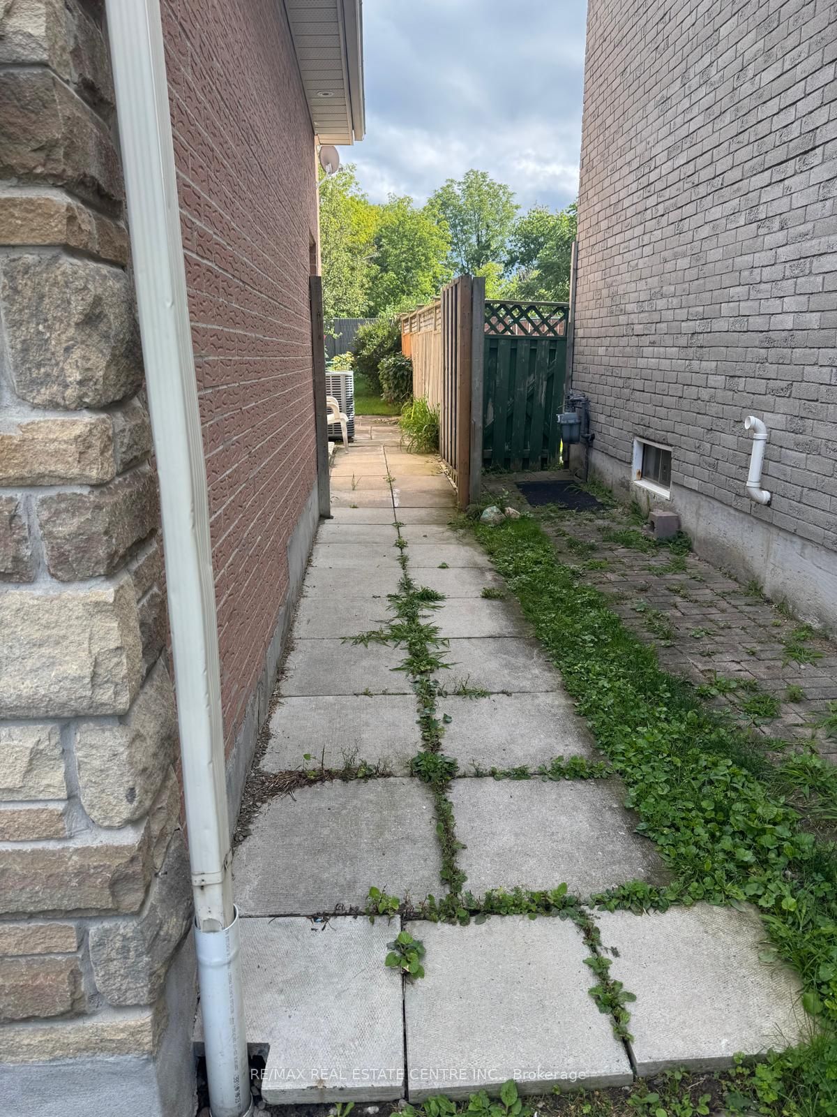 Unit Basement - 546 Laurier Crescent, Pickering 2