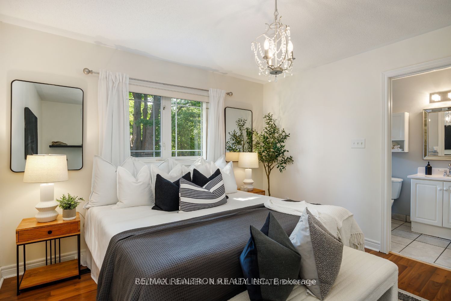 59 Harty Crescent, Ajax 5