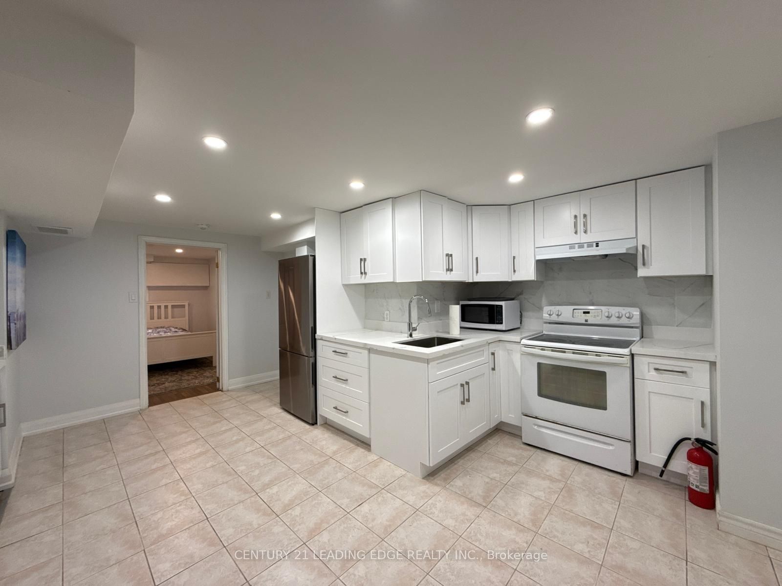 Unit Lower - 753 Glenforest Street, Oshawa 3