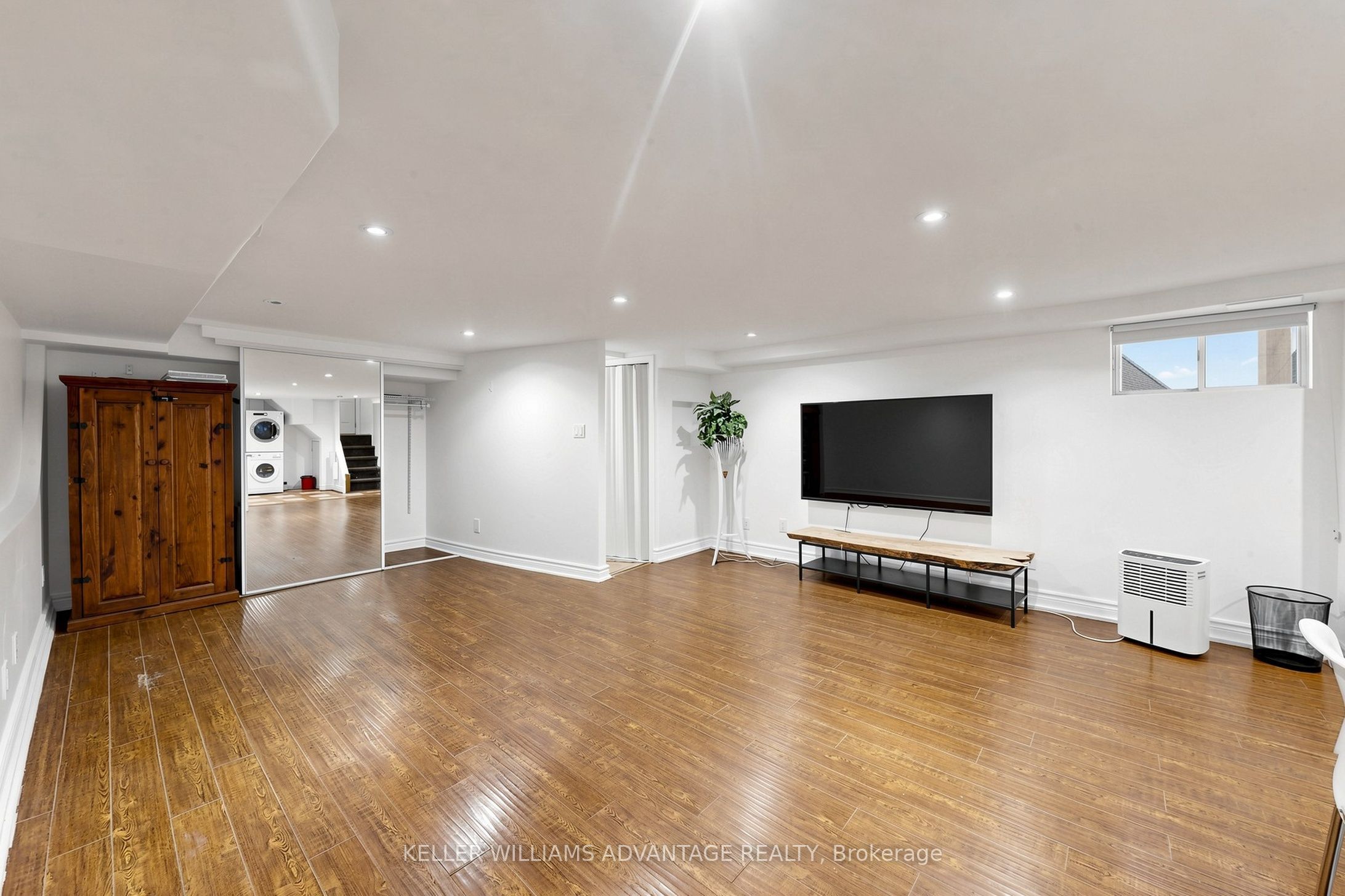 Unit Basement - 4 Edgewood Avenue, Toronto 4