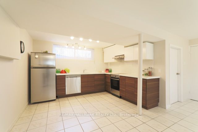 Unit Lower - 45 Landfair Crescent, Scarborough 4
