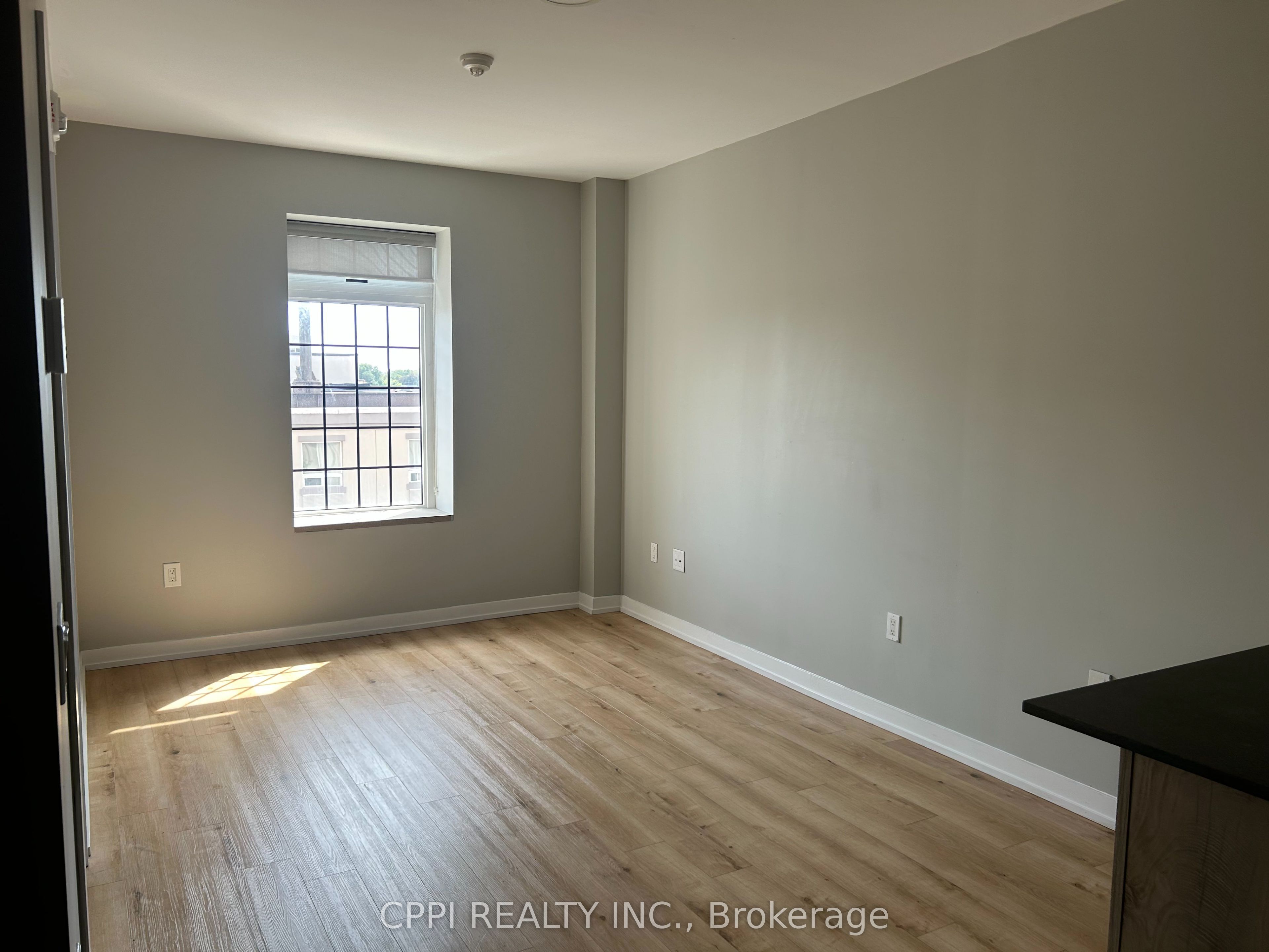 Unit 301 - 70 King Street E, Oshawa 3