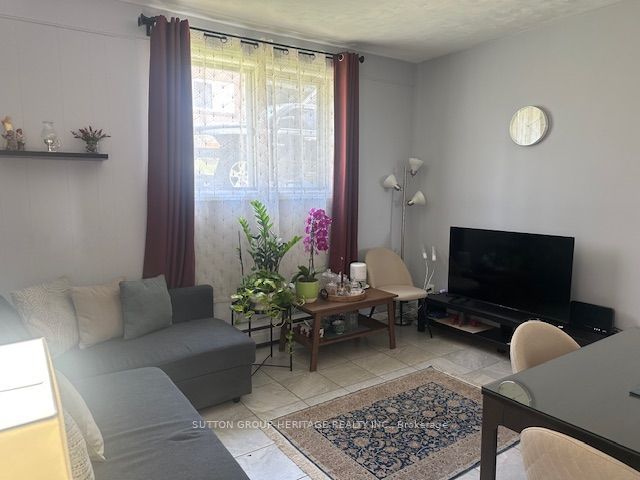 Unit 1 - 509 Colborne Street W, Whitby 3