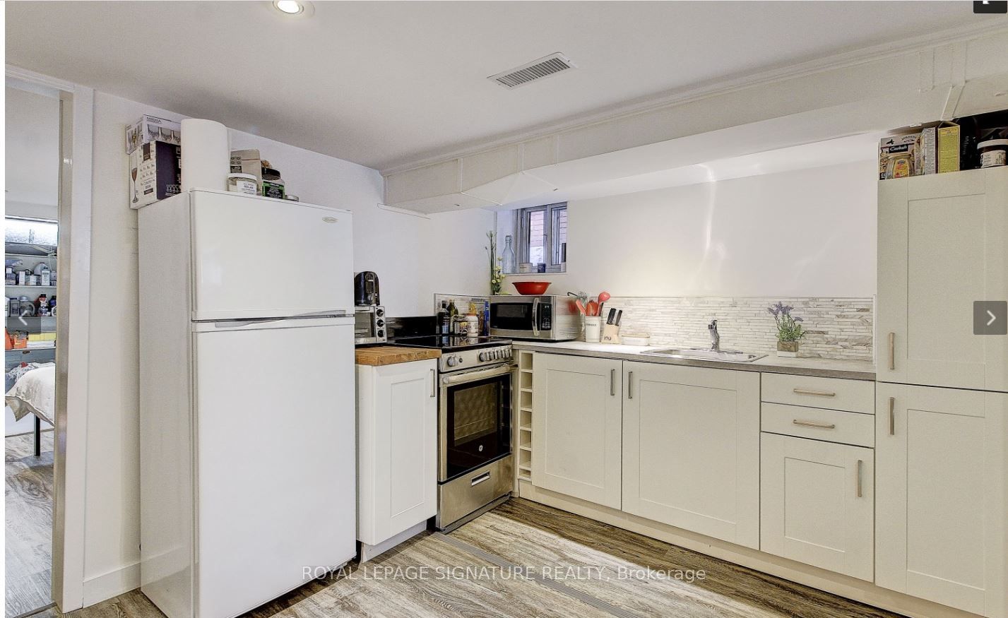 Unit Bsmt - 216 Milverton Boulevard, Toronto 3