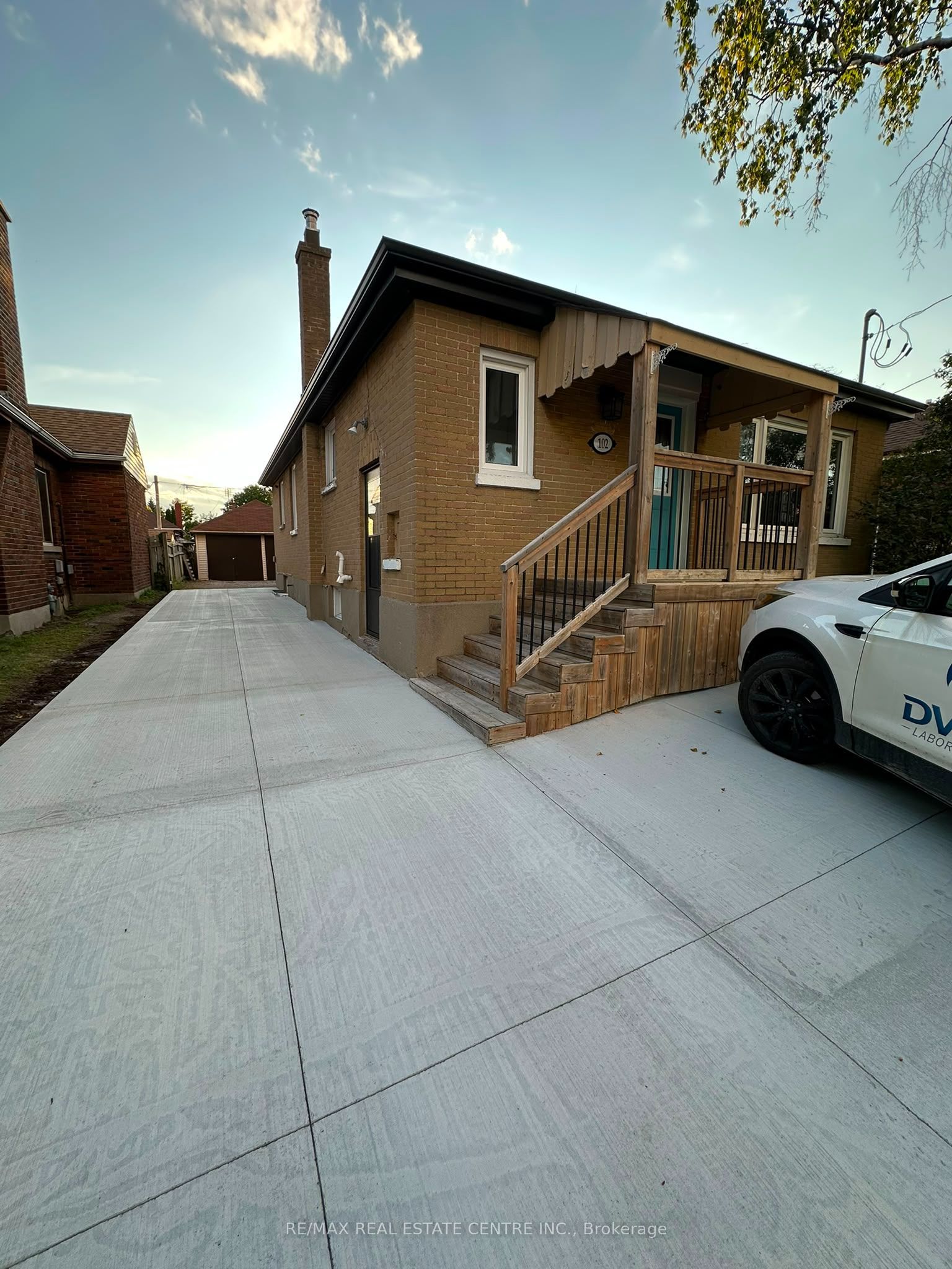 Unit UPPER LEVEL - 102 Wilson Road S, Oshawa 4