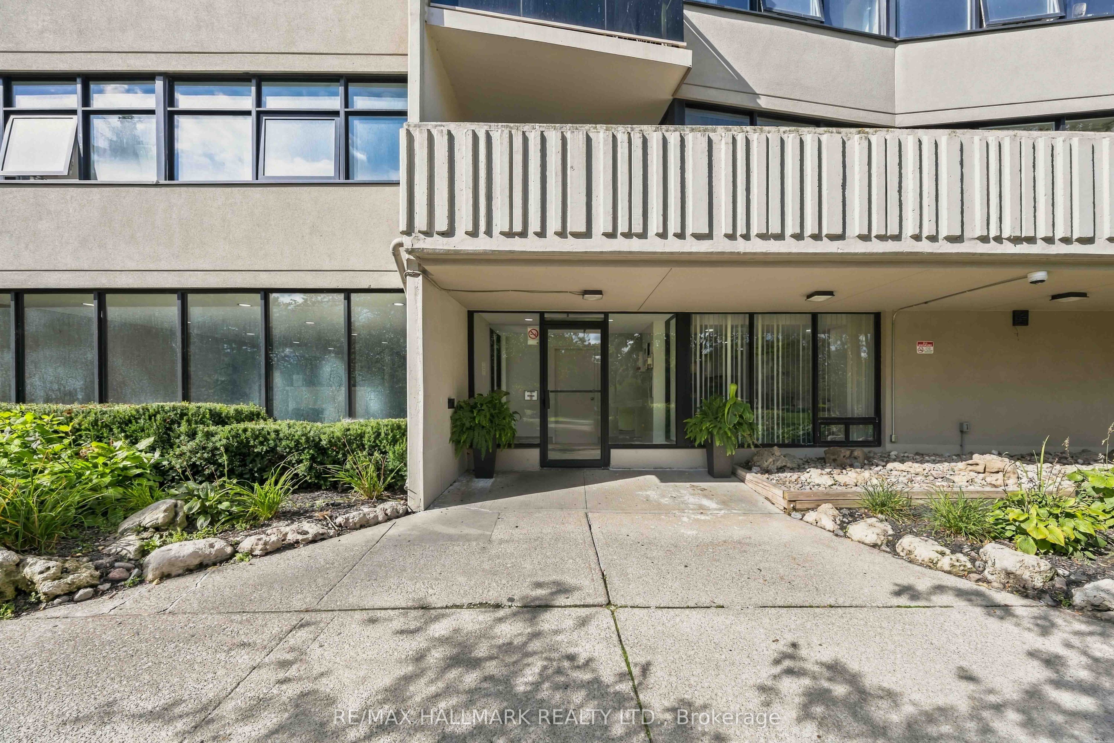 Unit 808 - 100 Echo Point, Scarborough 2
