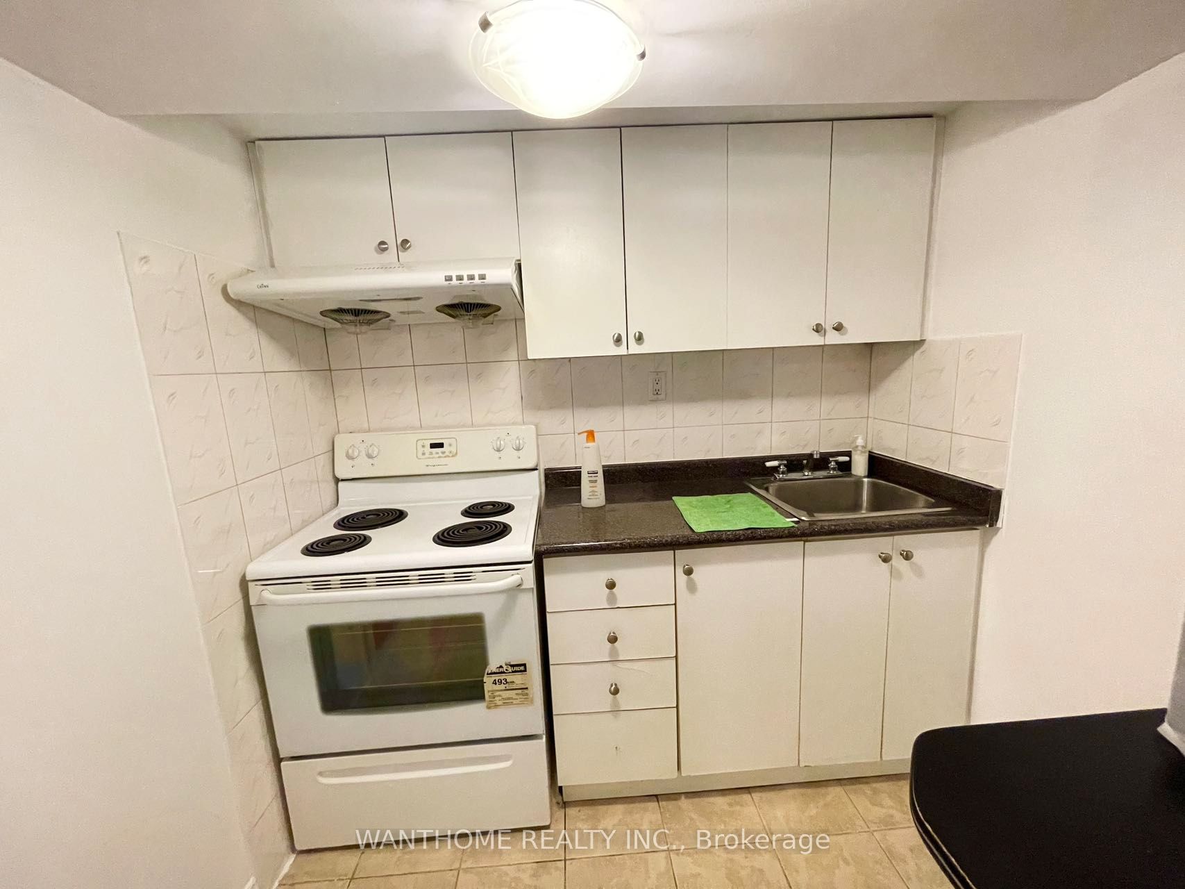 Unit Bsmt - 82 Maresfield Drive, Scarborough 3