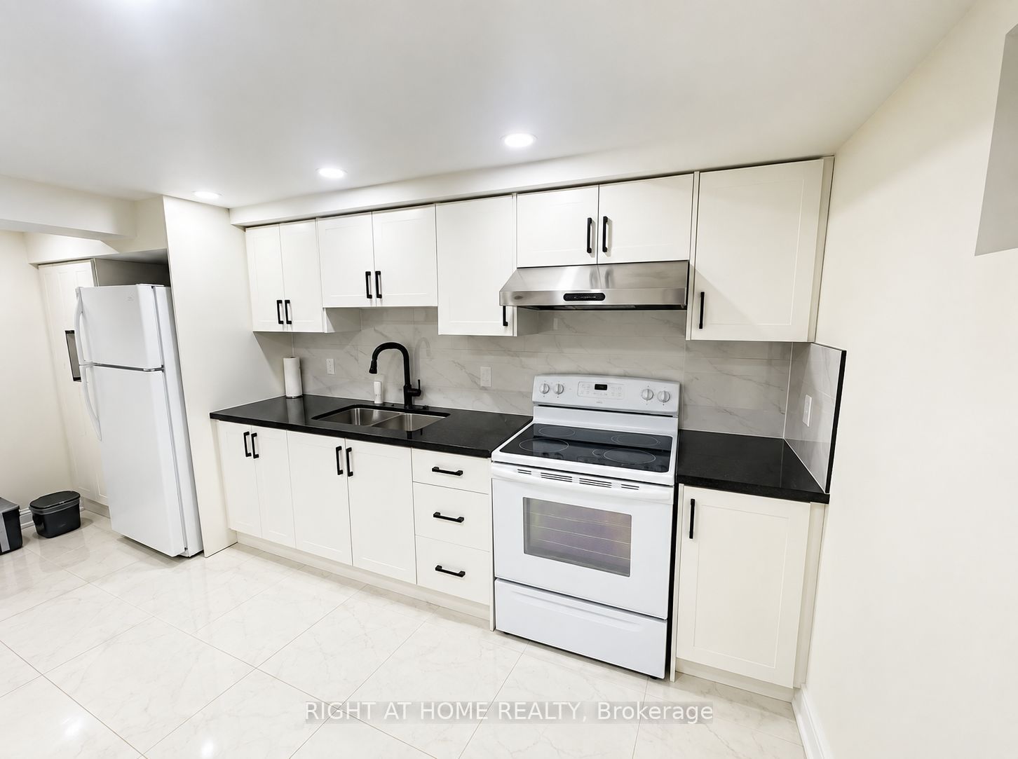Unit LOWER - 59 Marblemount Crescent, Scarborough 2