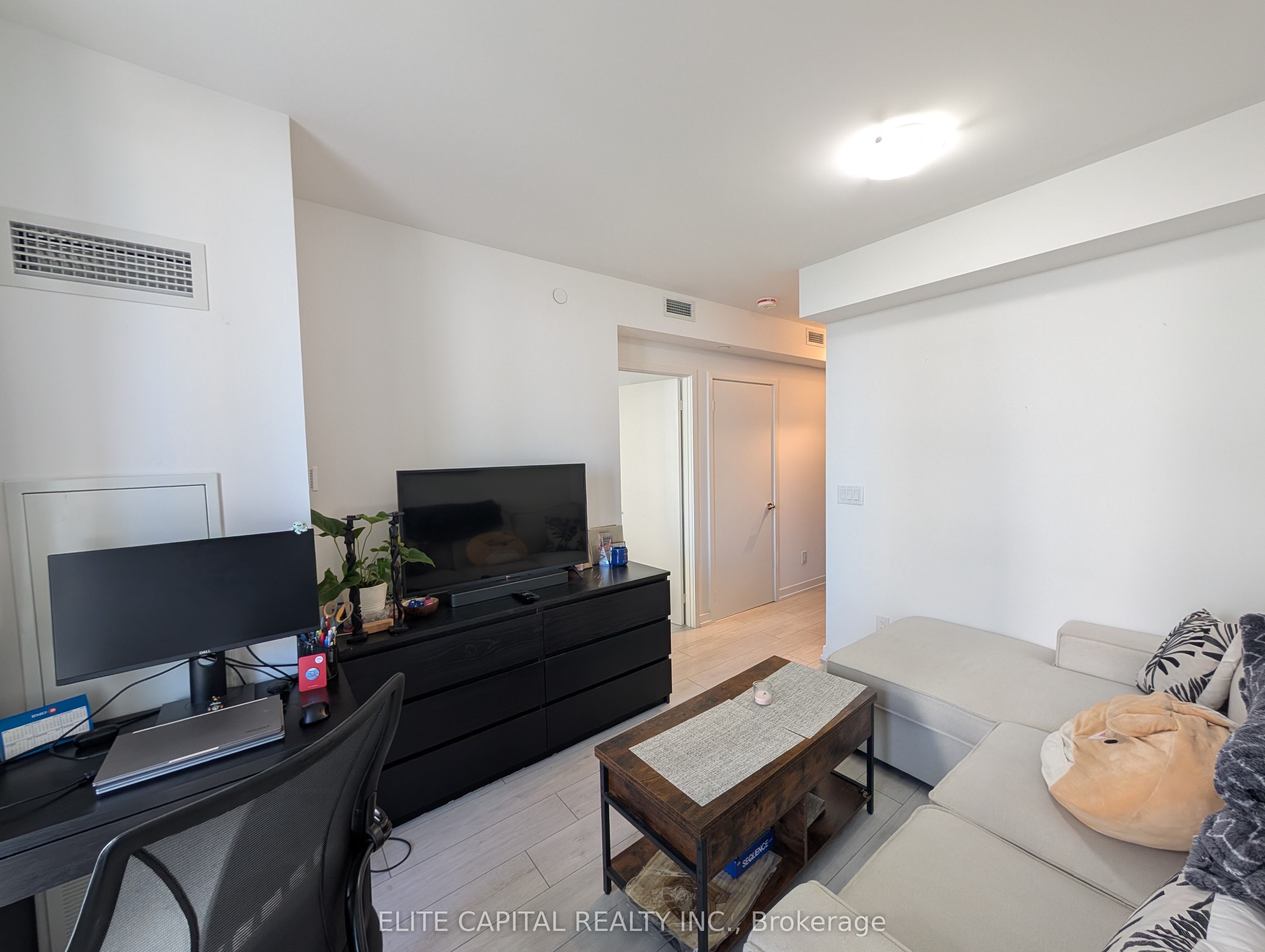 Unit 923 - 2031 Kennedy Road, Scarborough 5