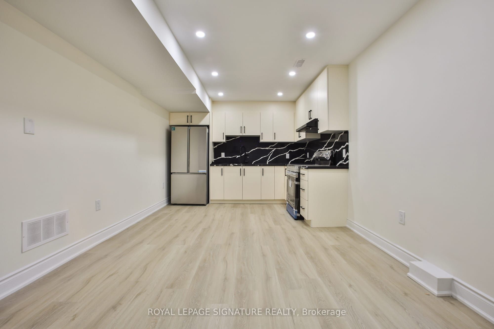Unit Bsmt - 816 Linden Court, Whitby 5