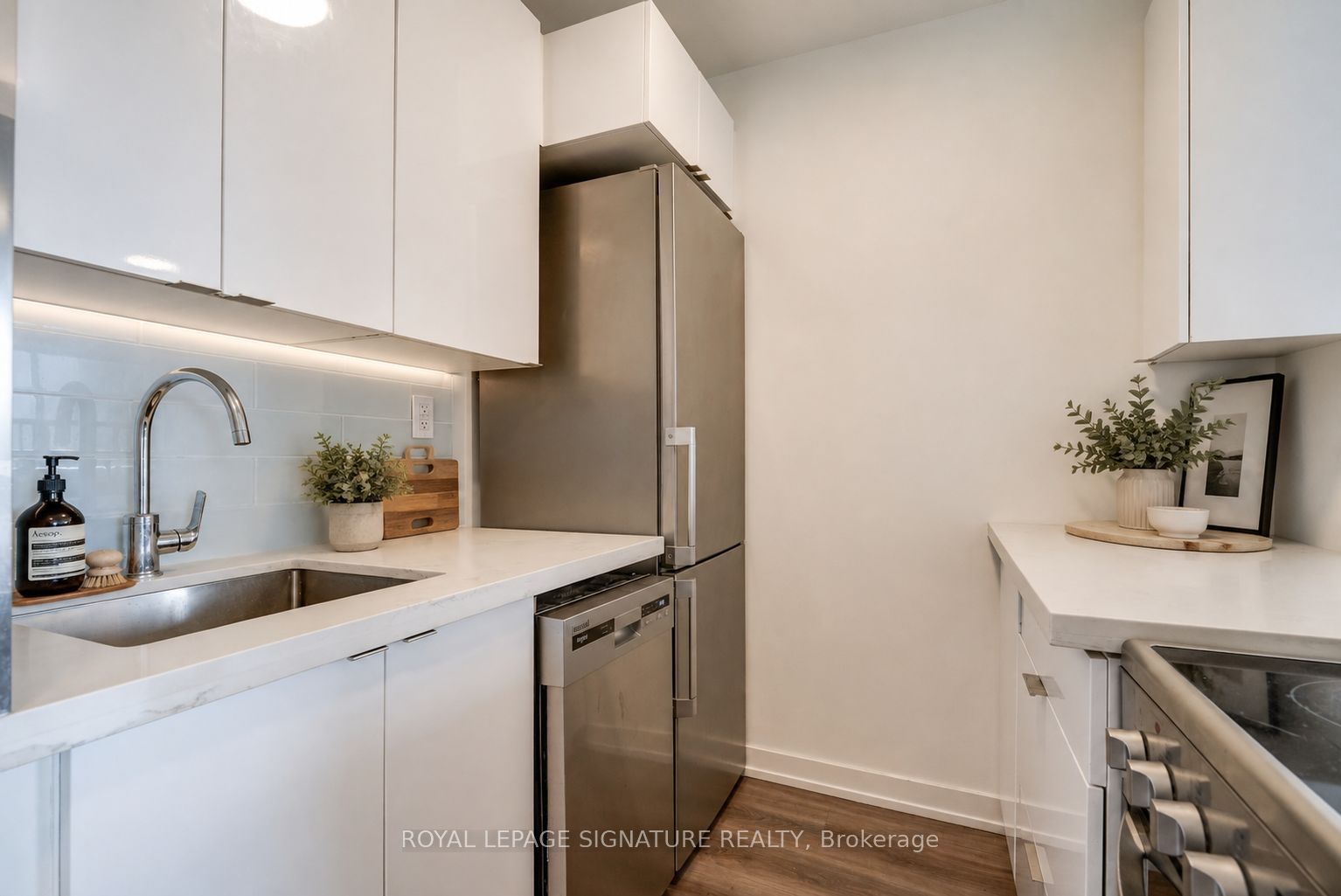 Unit 203 - 15 Gamble Avenue, Toronto 3