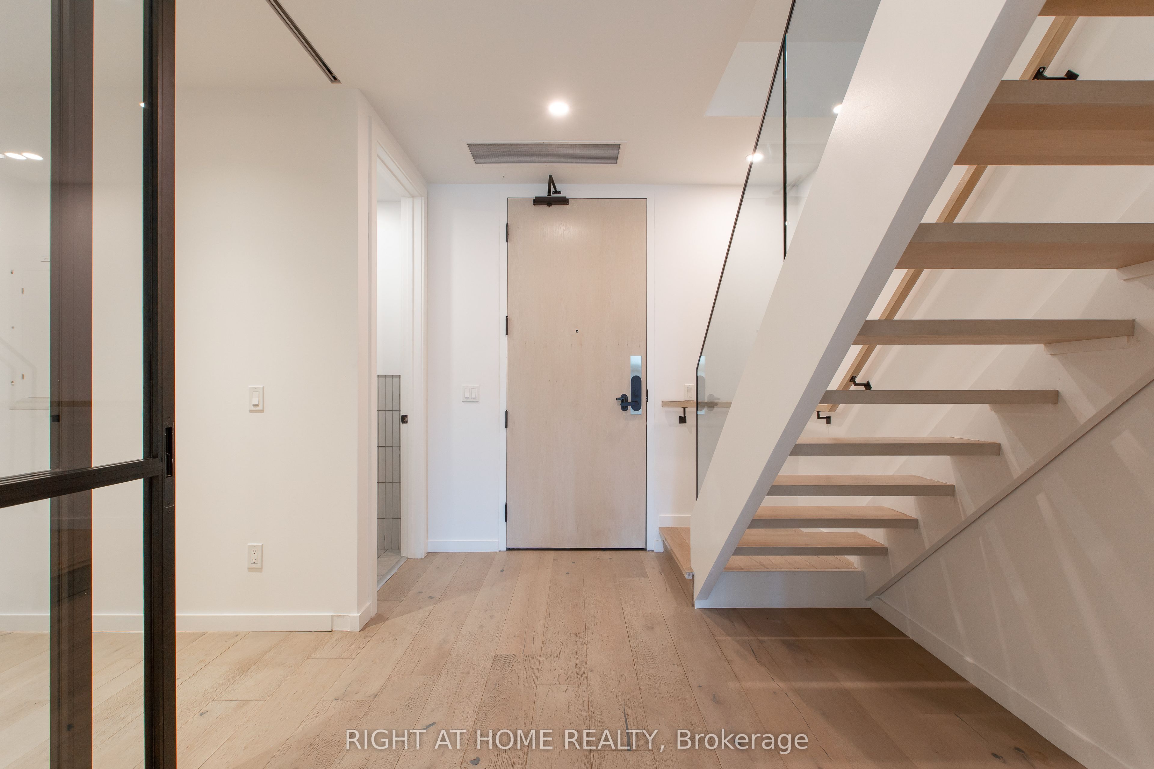 Unit 301 - 778 Queen Street E, Toronto 2