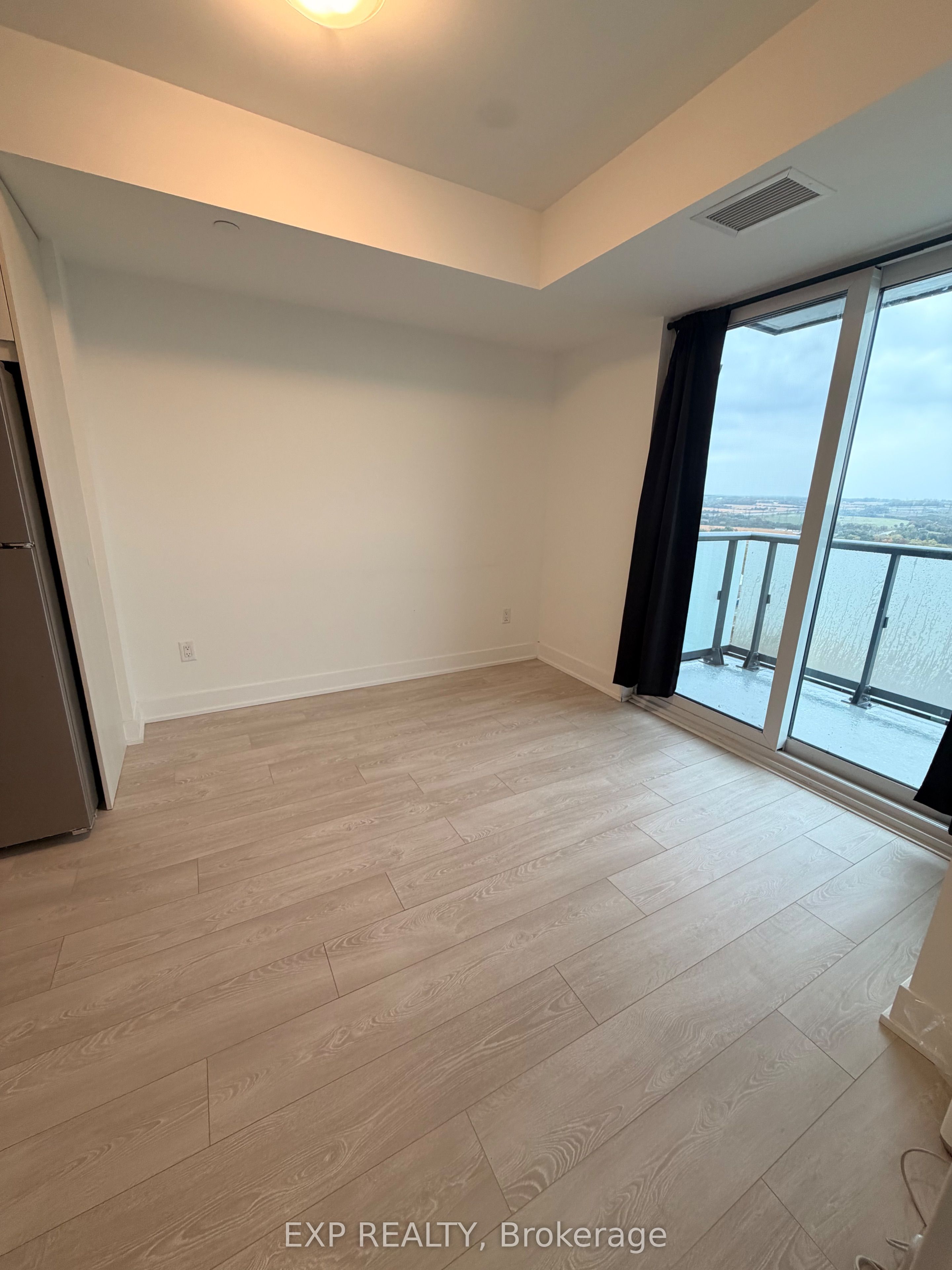 Unit 2704 - 2545 Simcoe Street N, Oshawa 3