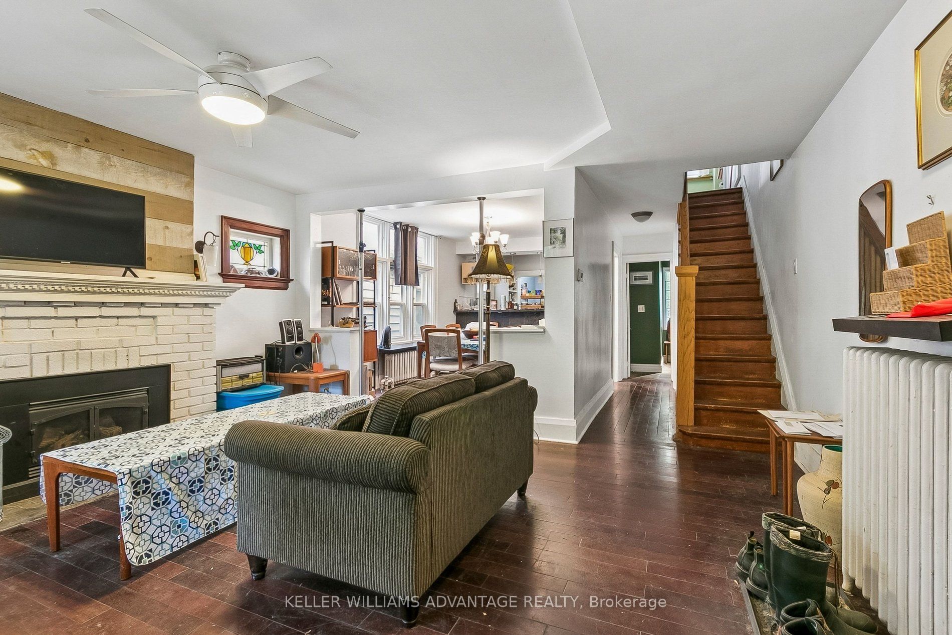 Unit Main & 2nd - 585 Woodbine Avenue, Toronto 4