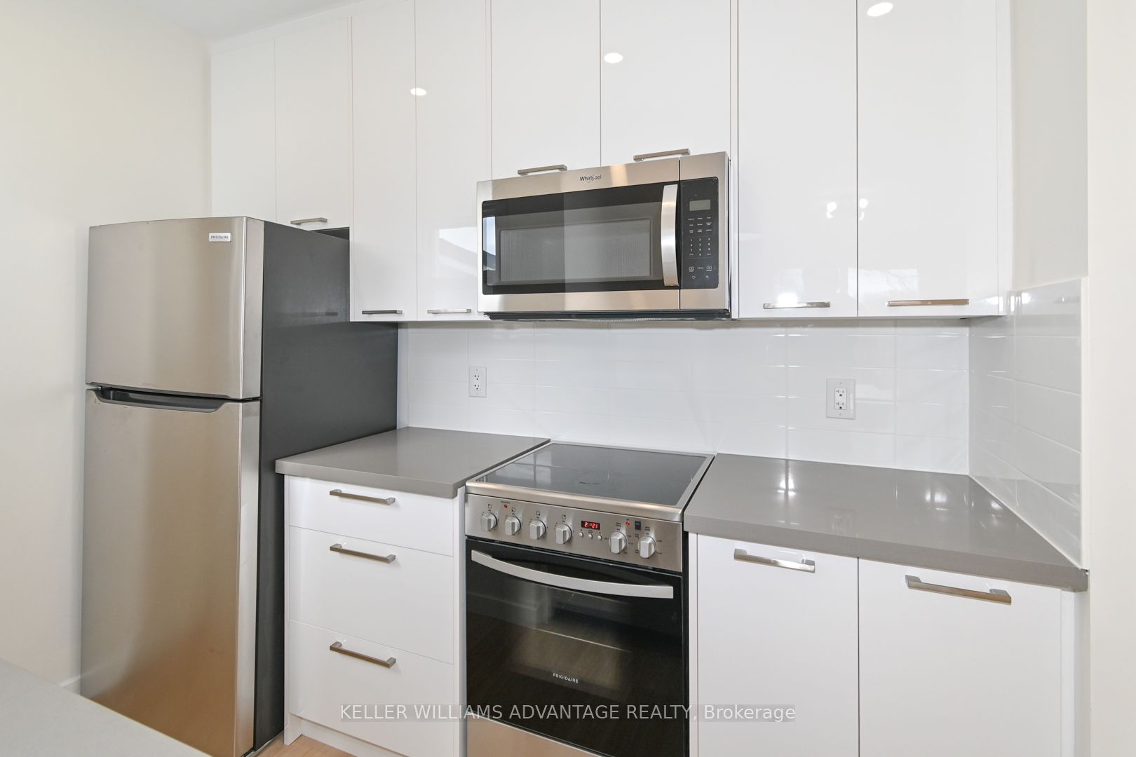 Unit upper - 113 Woodbine Avenue, Toronto 4