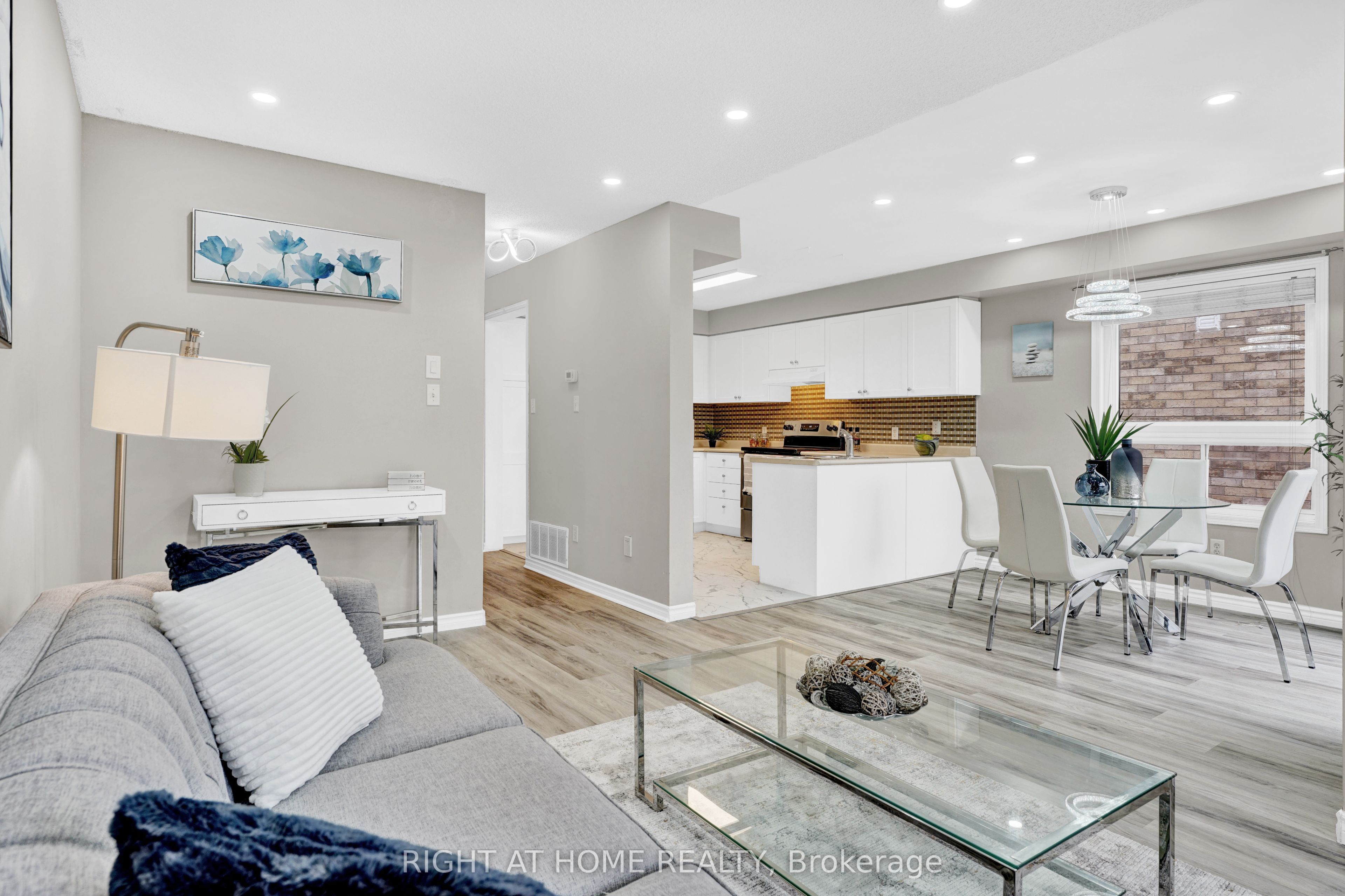 1720 Radcliffe Drive, Oshawa 4