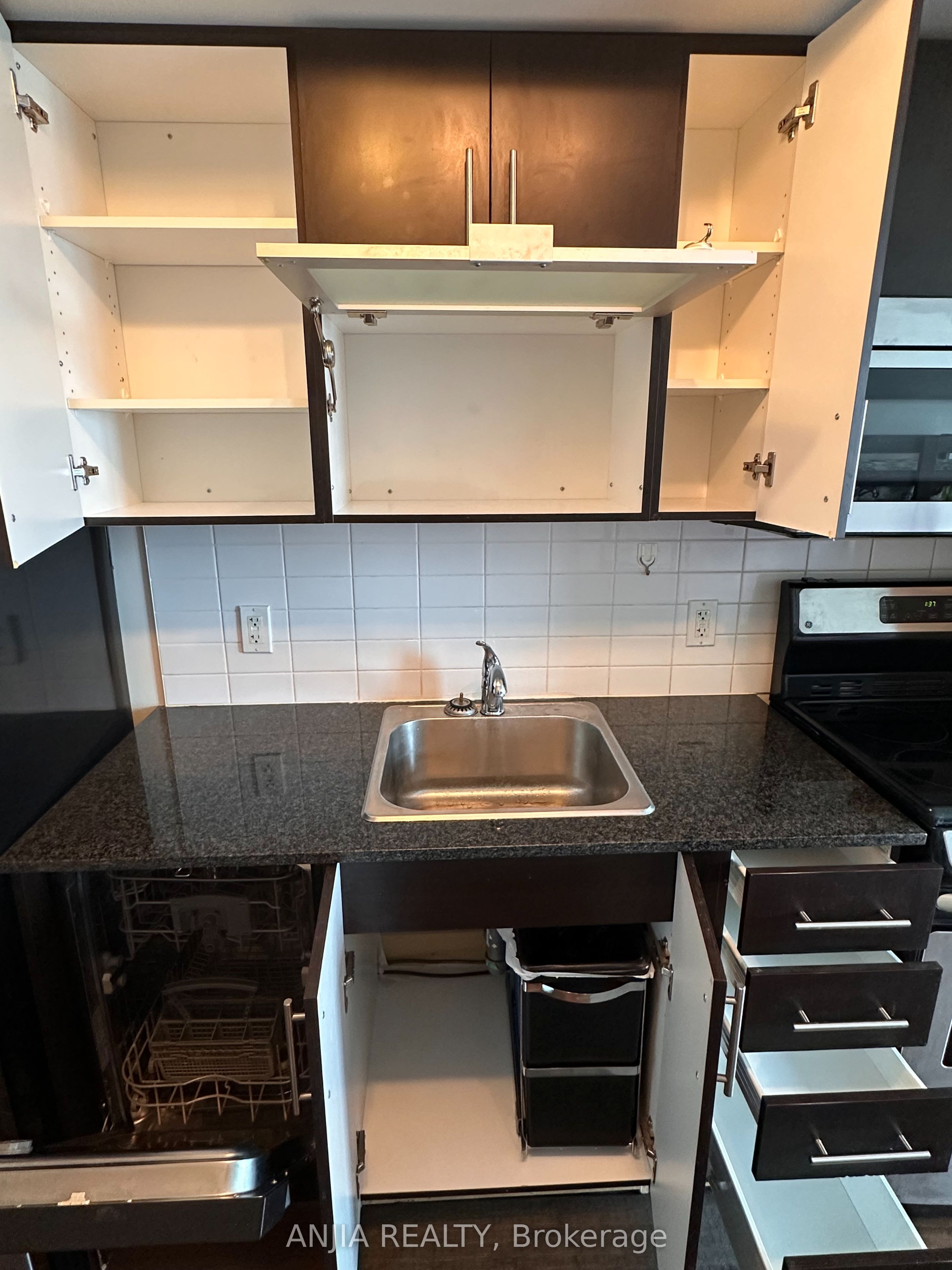 Unit 1707 - 50 Town Centre Court, Scarborough 5