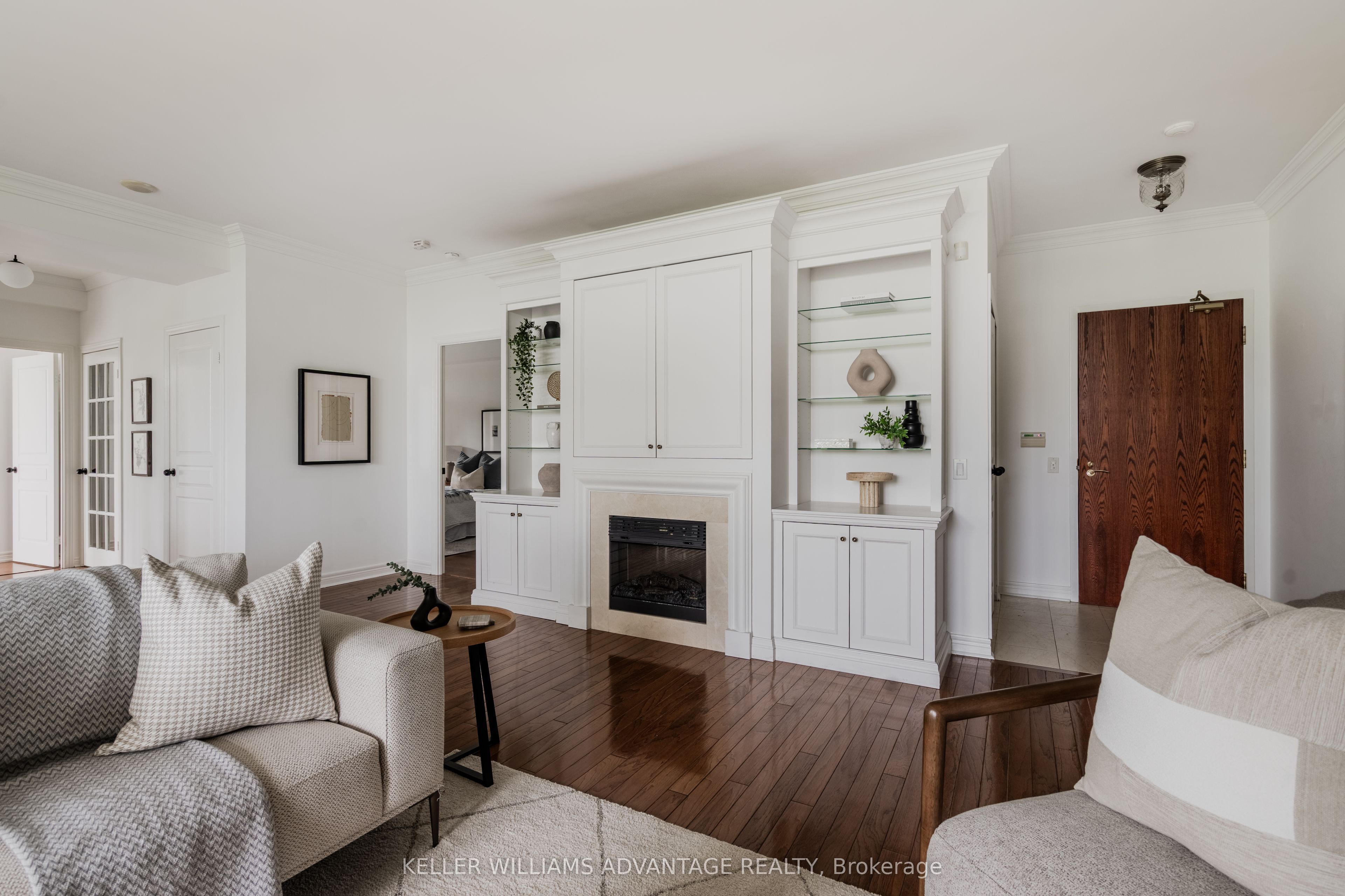 Unit 321 - 9 Boardwalk Drive, Toronto 5