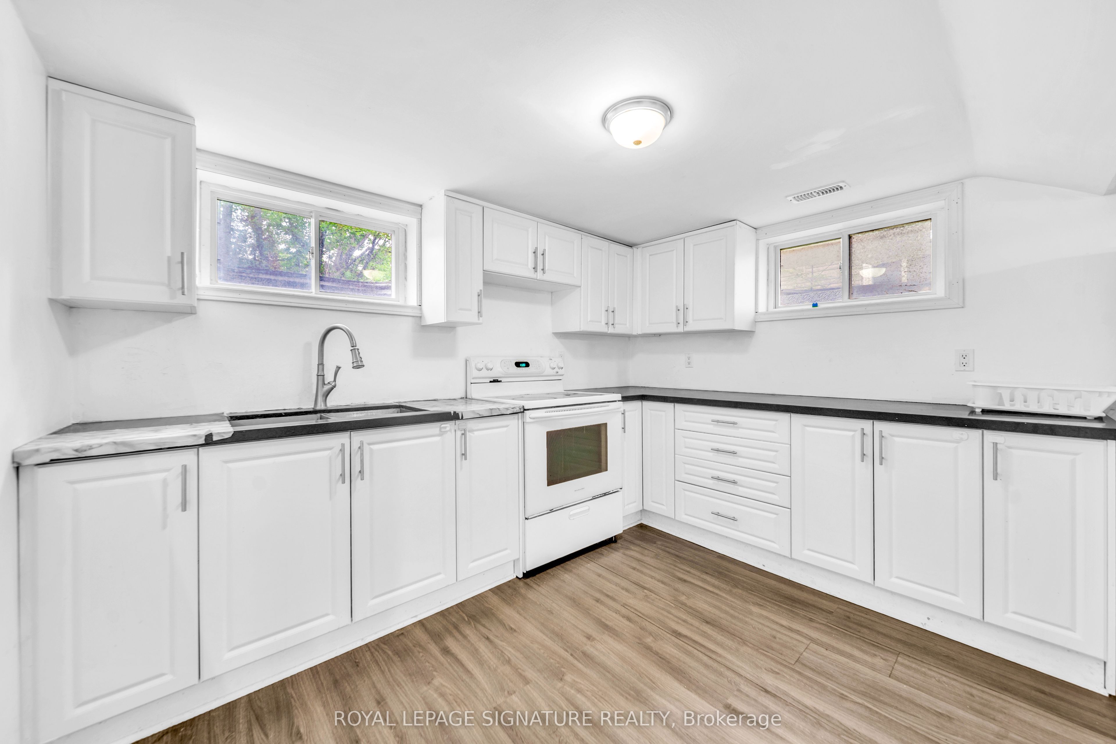 Unit Basement - 43 Parkside Drive, Newmarket 2