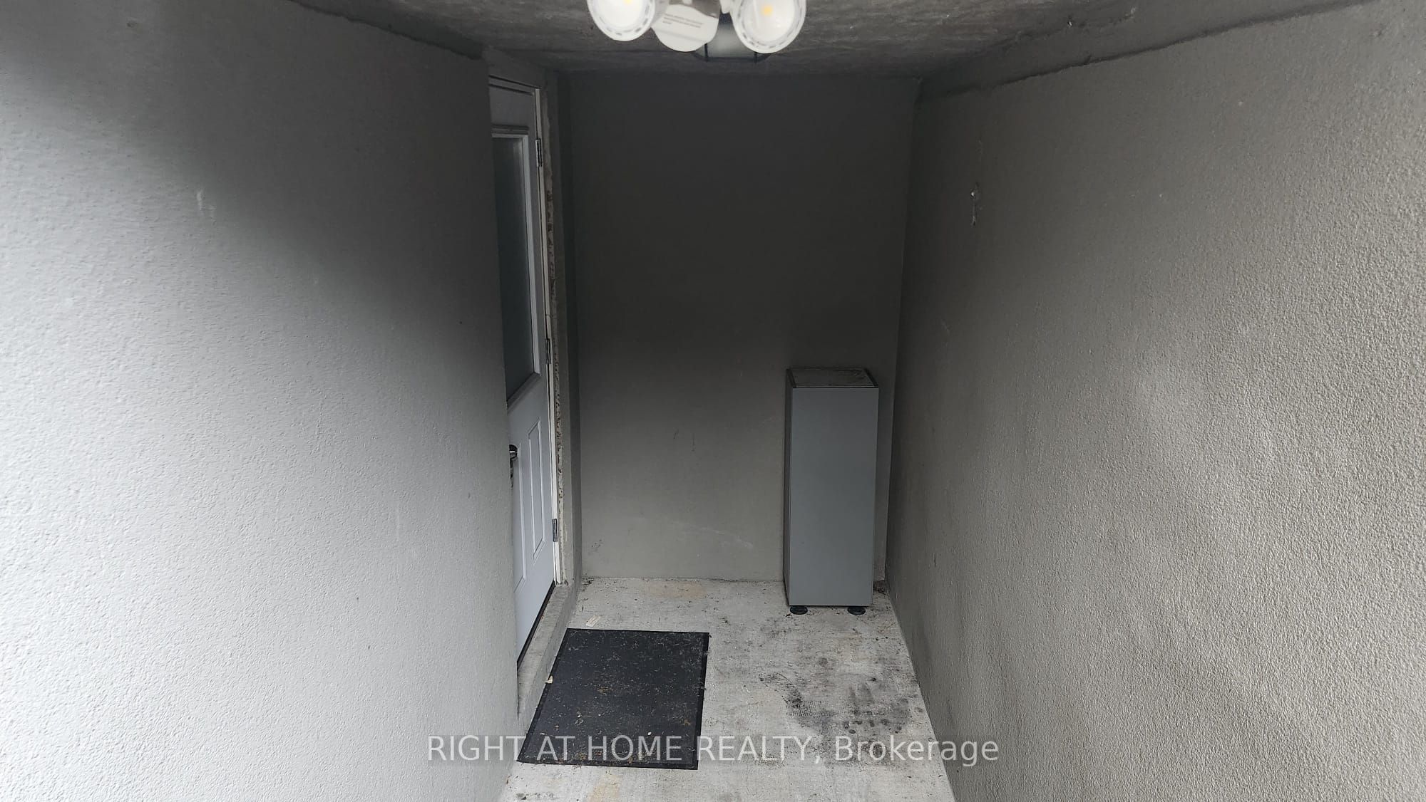 Unit Bsmt - 1 Via Avellino Road, Vaughan 4