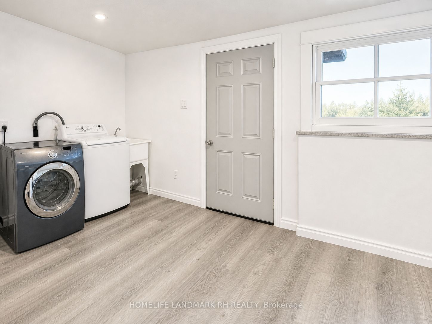 Unit 102 - 25066 Commodore Road, Brock 5
