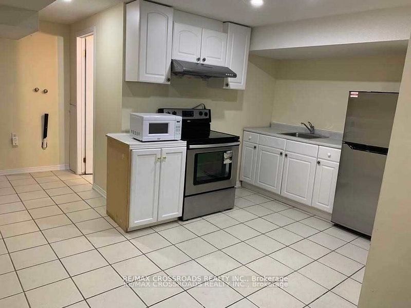 Unit Bsmt - 1 Royal Gala Crescent, Richmond Hill 3