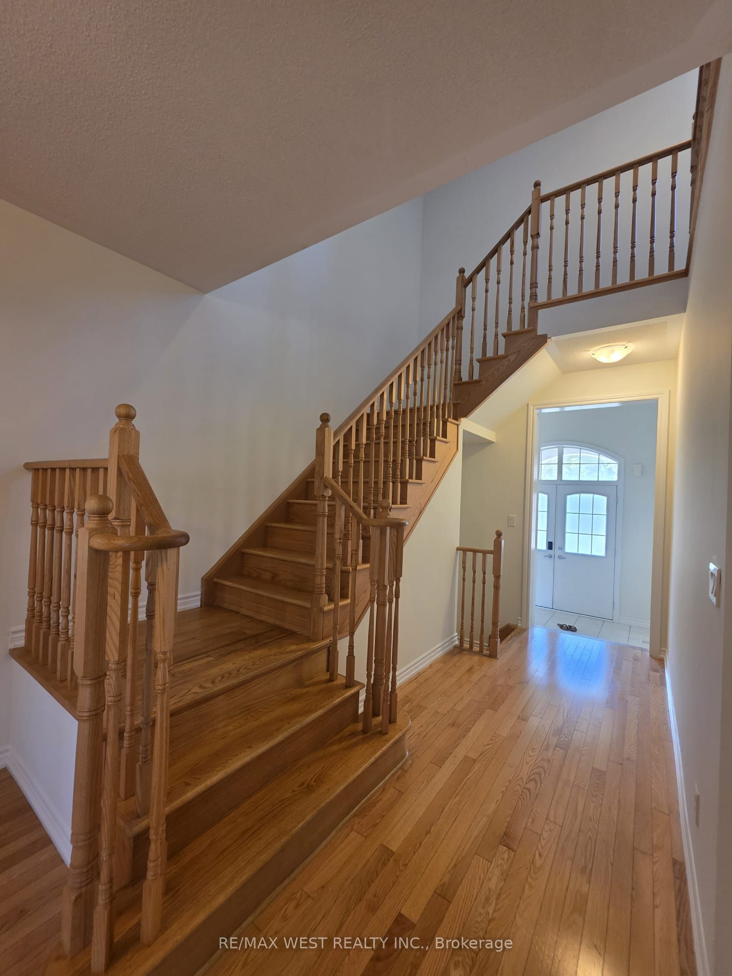 Unit Main - 11 Chessington Avenue, East Gwillimbury 3