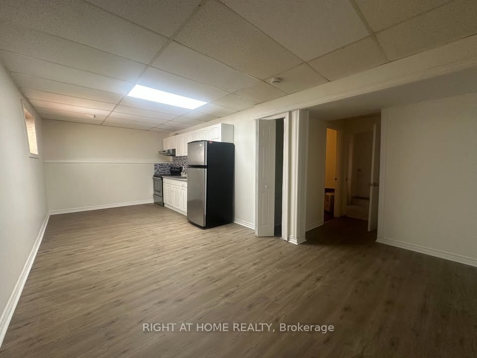 Unit Basement - 821 10th Line, Innisfil 2