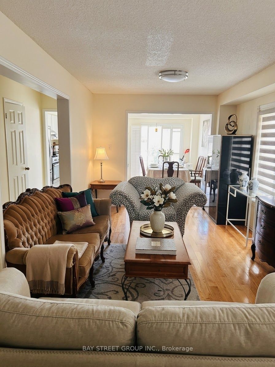 53 tara Crescent, Markham 3
