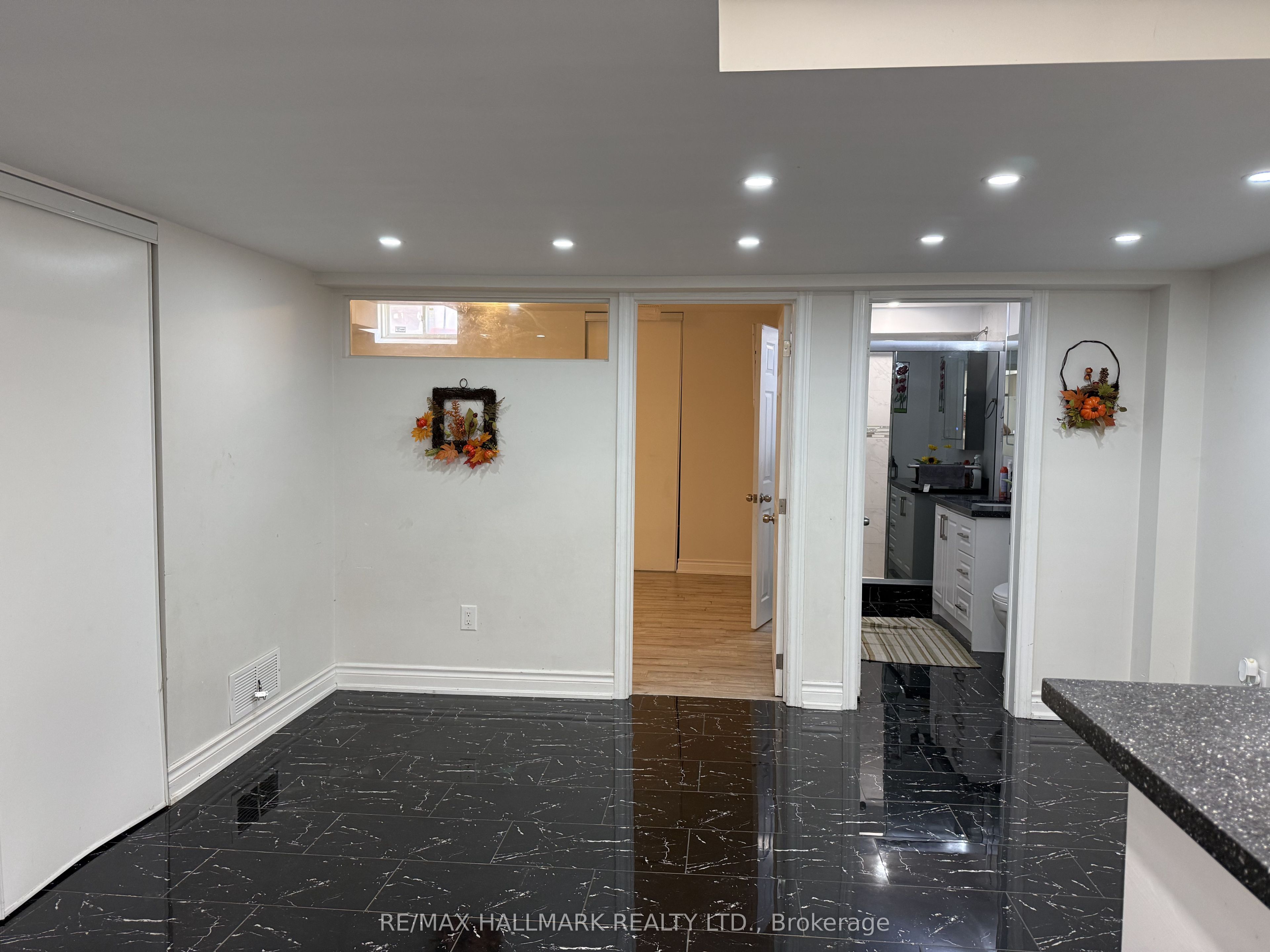 90 Black Maple Crescent, Vaughan 2