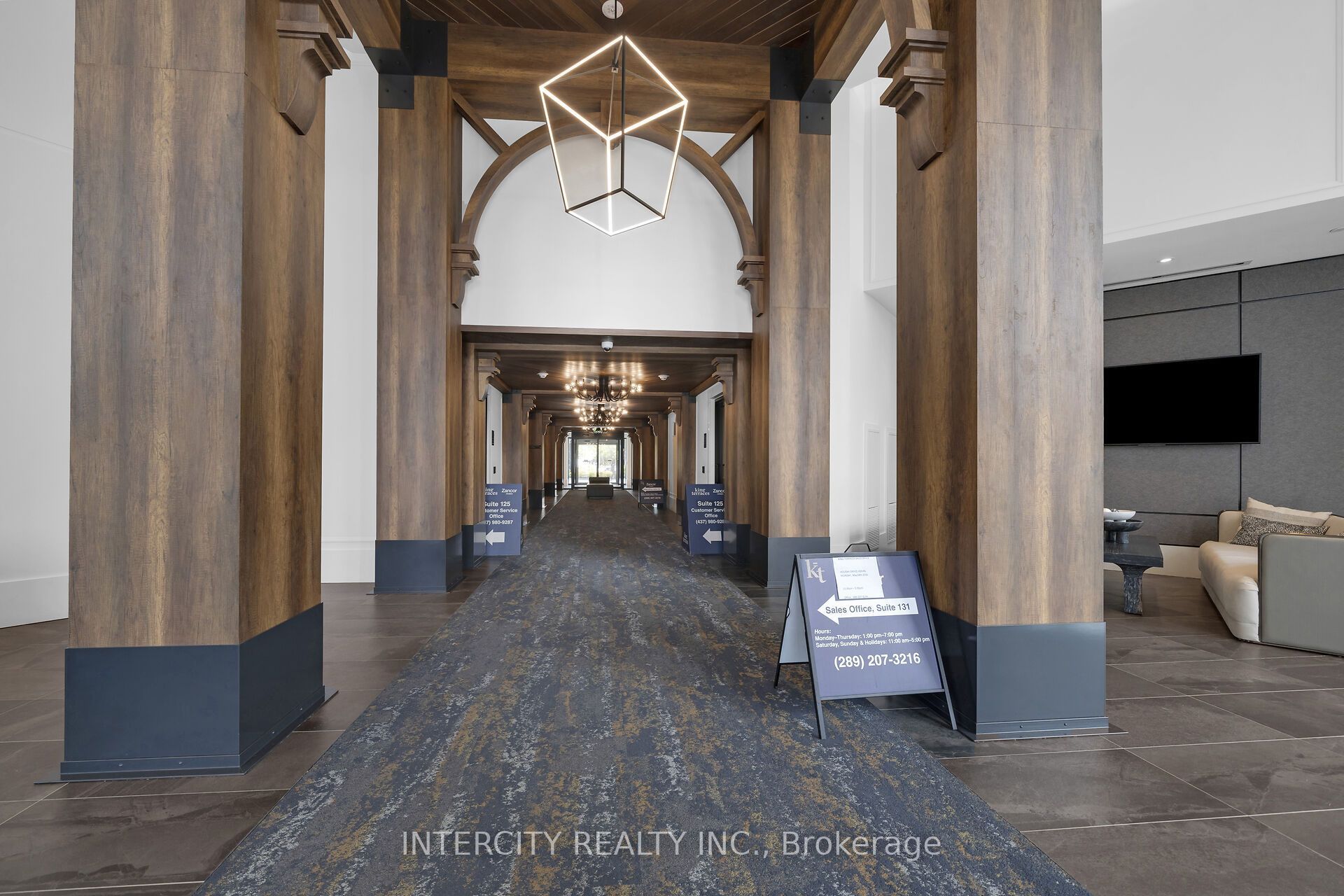 Unit 619 - 2075 King Road, King 3