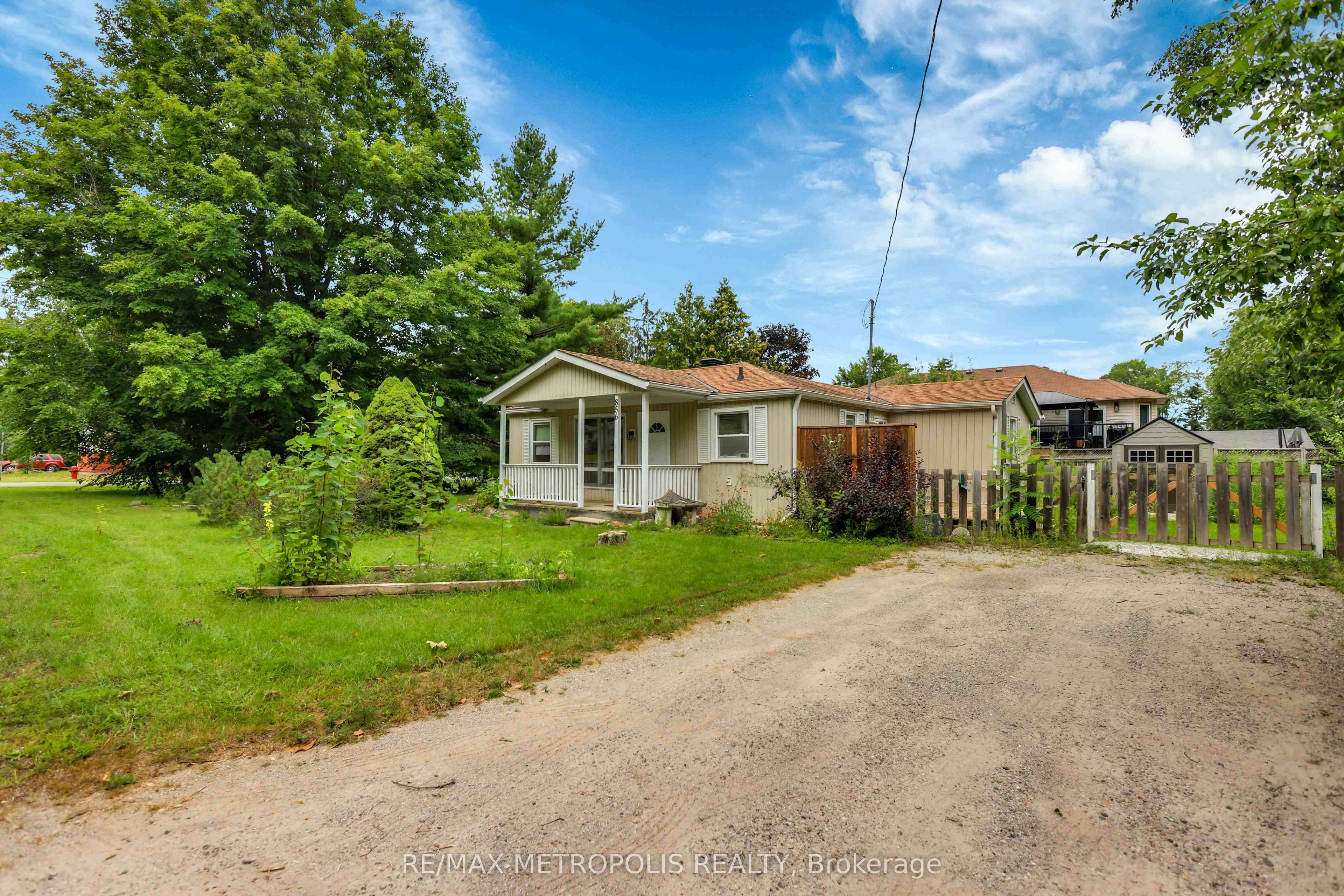856 Central Avenue, Innisfil 2