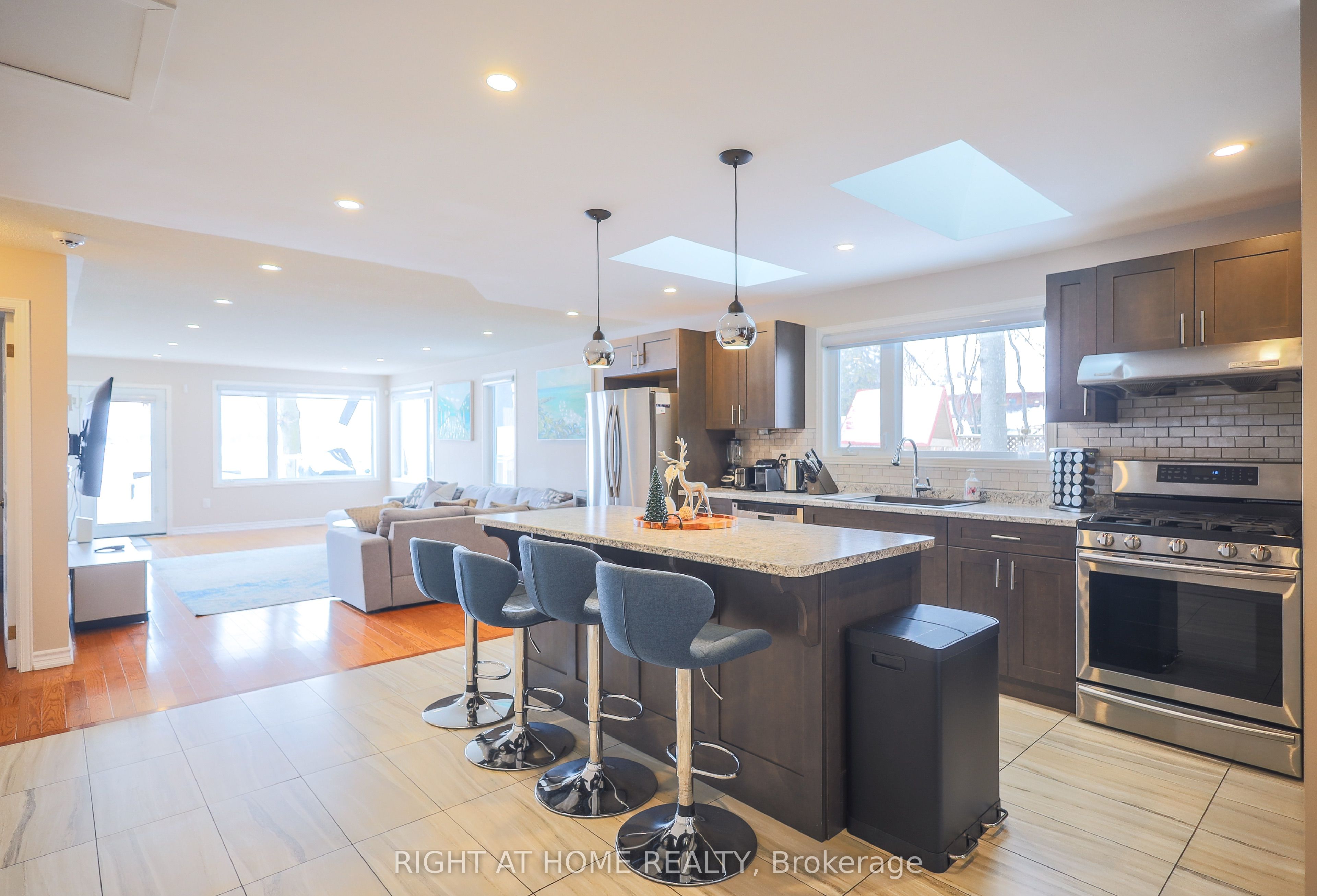 885 Adams Road, Innisfil 4